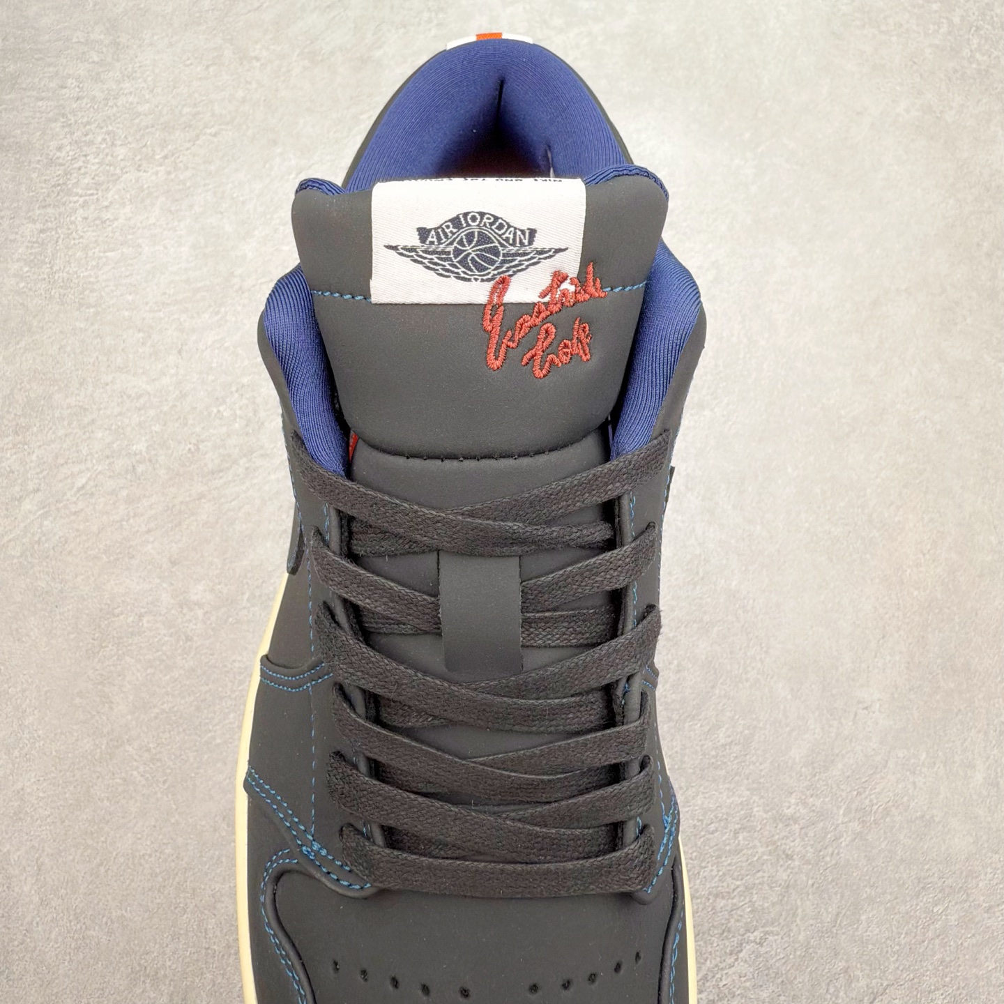 图片[5]-＃福利特价 Air Jordan AJ1 Low 低帮系列 百分百全新货品 零氧化发霉 给足利润空间操作 超乎所想的高性价比 原装楦头纸板开发 完美鞋型 超高清洁度 鞋型不臃肿别扭 原厂内置全掌气垫 A模大底 鞋舌AJ原厂专用牛津布 AJ专用反口珍珠布 原厂无杂质高弹内里海棉 特殊封边弹力鞋带 原鞋开模 拒绝公底 购置公司同步原材料 都有细节原汁原味 忠于原版 尺码：36 36.5 37.5 38 38.5 39 40 40.5 41 42 42.5 43 44 44.5 45 46-选品中心