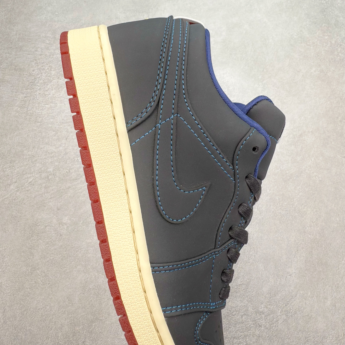 图片[6]-＃福利特价 Air Jordan AJ1 Low 低帮系列 百分百全新货品 零氧化发霉 给足利润空间操作 超乎所想的高性价比 原装楦头纸板开发 完美鞋型 超高清洁度 鞋型不臃肿别扭 原厂内置全掌气垫 A模大底 鞋舌AJ原厂专用牛津布 AJ专用反口珍珠布 原厂无杂质高弹内里海棉 特殊封边弹力鞋带 原鞋开模 拒绝公底 购置公司同步原材料 都有细节原汁原味 忠于原版 尺码：36 36.5 37.5 38 38.5 39 40 40.5 41 42 42.5 43 44 44.5 45 46-选品中心