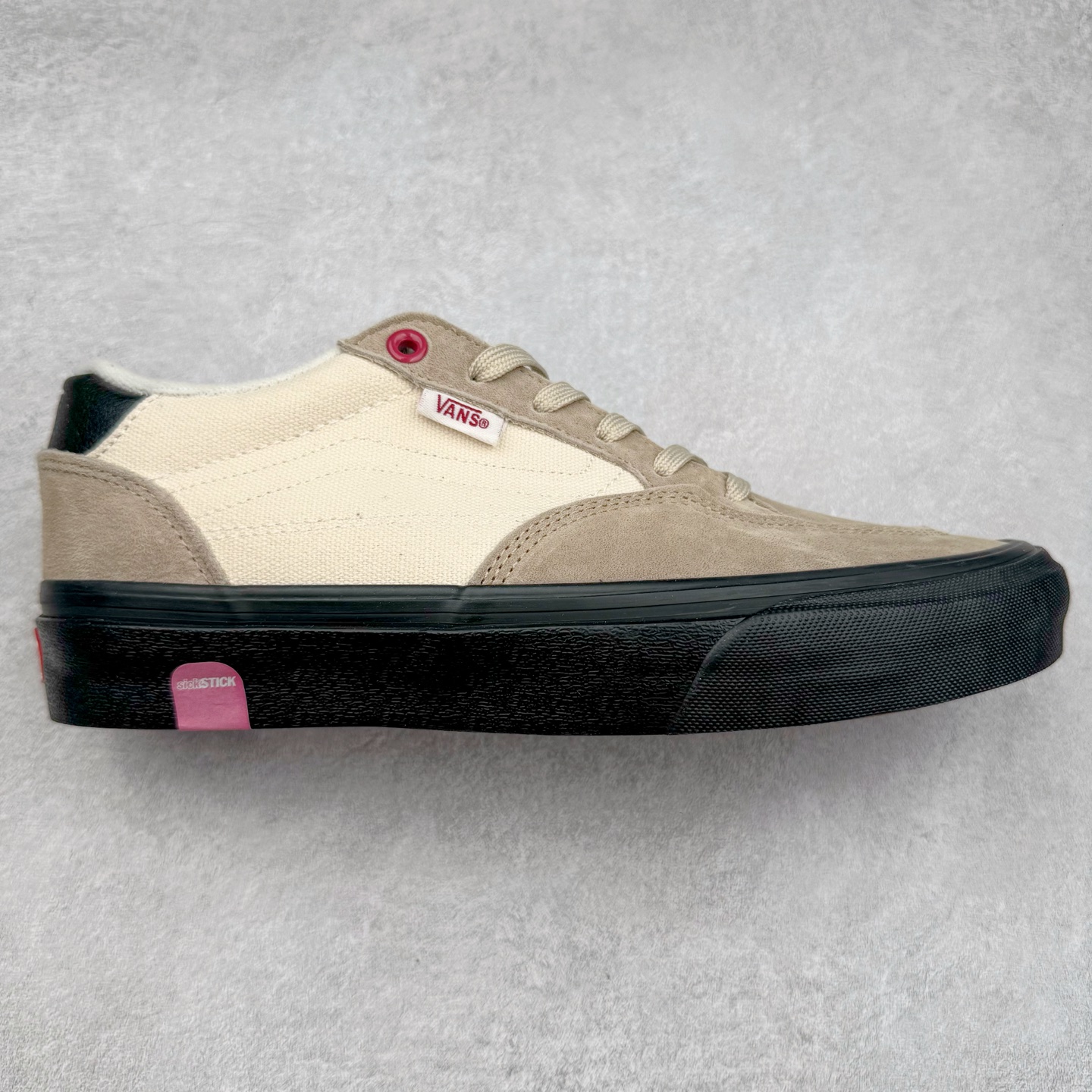 Vans Skate Rowan Pro 棕黄 经典百搭 轻便舒适专业滑板鞋 鞋底处的小心机脚能很好的释放脚底压力 货号：VN0A4TZCW8R 尺码：35 36 36.5 37 38 38.5 39 40 40.5 41 42 42.5 43 44 工艺：硫化1：1（重量1：1、真标、原钢印、材质标、鞋型标、合格证）-选品中心