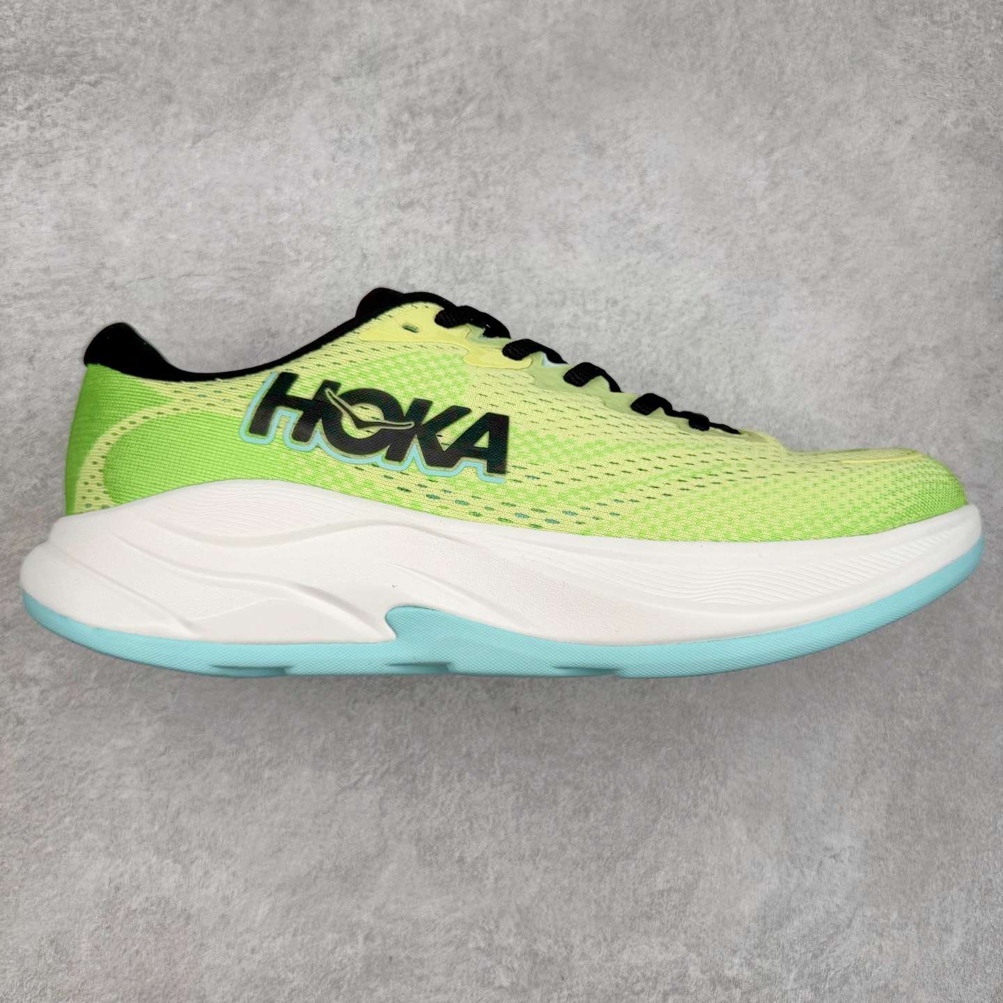 HOKA ONE ONE RINCON 4 舒适防滑耐磨低帮休闲跑步鞋 Rincon 4 是一款日常训练用的跑步鞋，踩上去的感觉很结实。它适合中短距离跑步，但如果您习惯于稍硬的感觉，也可以用于长距离跑步。但它的速度不够快，不能作为速度训练鞋，也不够柔软，不能作为恢复训练鞋，日常里程跑才是它的优势所在。如果您想尝试 Hoka 跑鞋，又想享受极具竞争力的价格，那就试试这款鞋吧。尺码：36 36.5 37.5 38 38.5 39 40 40.5 41 42 42.5 43 44 44.5 45-选品中心