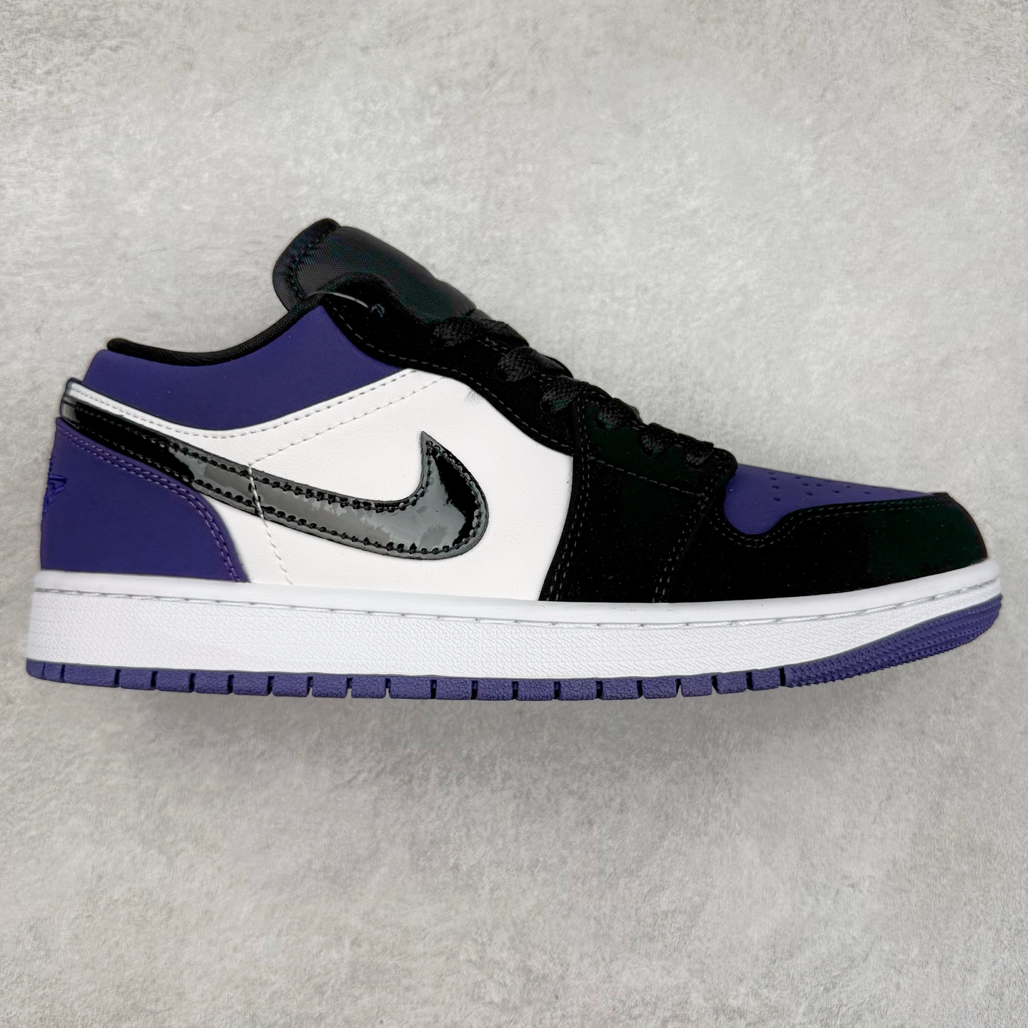 图片[9]-＃福利特价 Air Jordan AJ1 Low 低帮系列 百分百全新货品 零氧化发霉 给足利润空间操作 超乎所想的高性价比 原装楦头纸板开发 完美鞋型 超高清洁度 鞋型不臃肿别扭 原厂内置全掌气垫 A模大底 鞋舌AJ原厂专用牛津布 AJ专用反口珍珠布 原厂无杂质高弹内里海棉 特殊封边弹力鞋带 原鞋开模 拒绝公底 购置公司同步原材料 都有细节原汁原味 忠于原版 尺码：36 36.5 37.5 38 38.5 39 40 40.5 41 42 42.5 43 44 44.5 45 46-选品中心