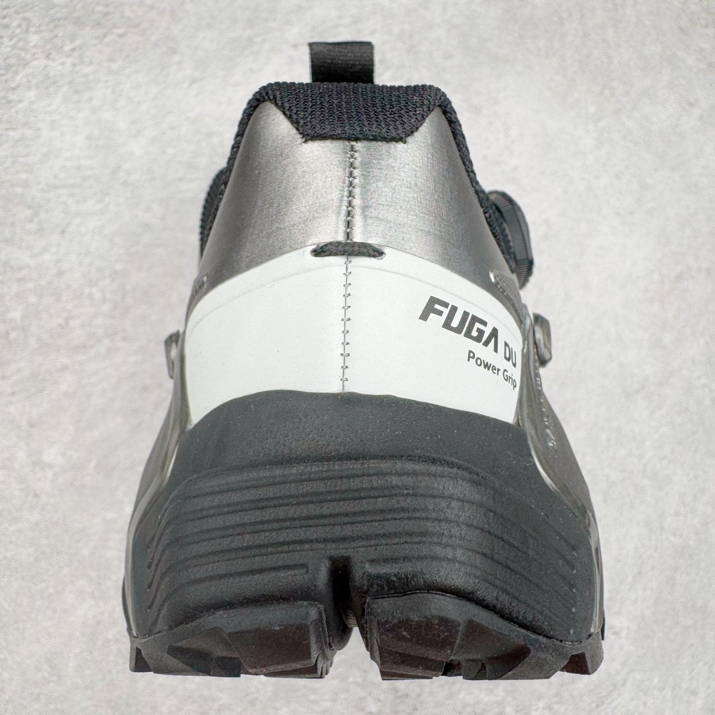 图片[8]-KAILAS FUGA DU BOA 凯乐石 黑山大坡王越野机能跑鞋 这双黑山整体呈现了多样的黑灰银搭配 鞋面主体部分采用网状薄翼材质中底是大坡王最具特色的山形结构 鞋带采用 BOA 旋钮快速穿脱系统 Vibram Megagrip 延续大坡王超强抓地 多重元素组合而成的造型和颜色设计让整双鞋观感丰富而又统一 整双鞋的技术和材料应用使得科技感十足颜色和脚感适合各类场景和场所穿着！ 尺码：36 36.5 37 37.5 38 39 39.5 40 41 41.5 42 42.5 43 44 44.5 45-选品中心