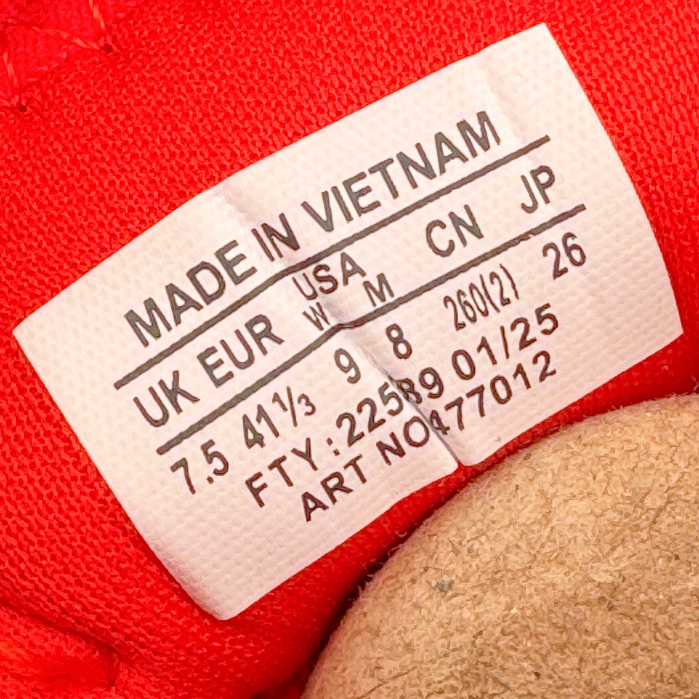 图片[11]-＃GX SALOMON萨洛蒙 S/LAB ULTRA Glide 柔软舒适防滑耐磨 低帮跑步鞋 SALOMON诞生于1947年的法国阿尔卑斯山区，全球知名的户外运动品牌。一直致力于推动滑雪、越野跑等山地运动的发展及产品的进步。其产品设计致力于追求创新和发掘产品的性能极限，帮助喜欢自由的人在山地间不断挑战自我 尺码：36 36.5 37.5 38 38.5 39 40 40.5 41 42 42.5 43 44 44.5 45 46.5-选品中心