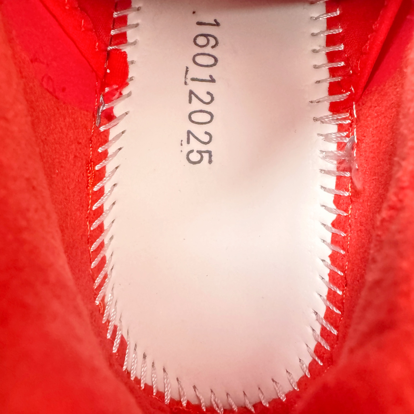 图片[10]-＃GX SALOMON萨洛蒙 S/LAB ULTRA Glide 柔软舒适防滑耐磨 低帮跑步鞋 SALOMON诞生于1947年的法国阿尔卑斯山区，全球知名的户外运动品牌。一直致力于推动滑雪、越野跑等山地运动的发展及产品的进步。其产品设计致力于追求创新和发掘产品的性能极限，帮助喜欢自由的人在山地间不断挑战自我 尺码：36 36.5 37.5 38 38.5 39 40 40.5 41 42 42.5 43 44 44.5 45 46.5-选品中心