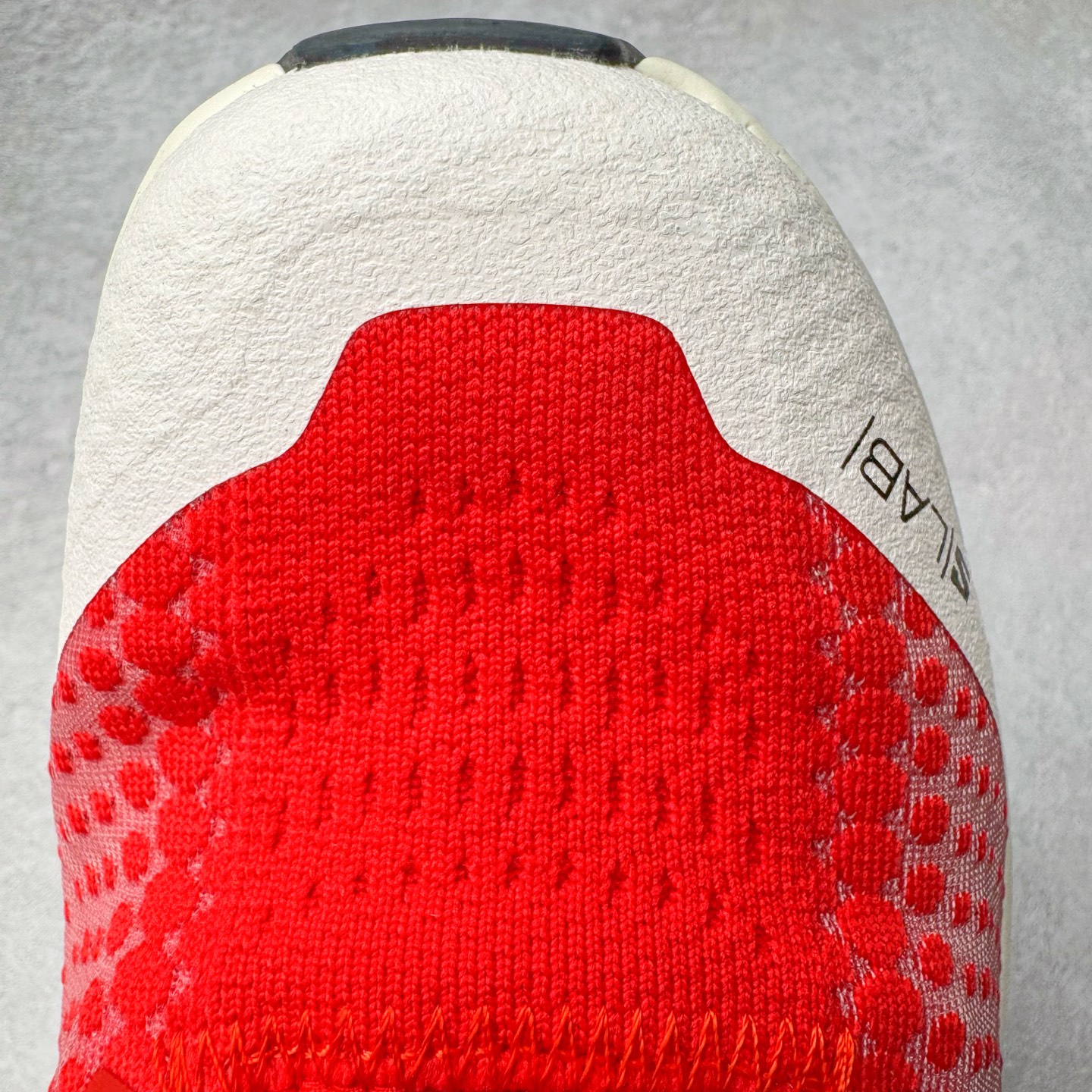 图片[17]-＃GX SALOMON萨洛蒙 S/LAB ULTRA Glide 柔软舒适防滑耐磨 低帮跑步鞋 SALOMON诞生于1947年的法国阿尔卑斯山区，全球知名的户外运动品牌。一直致力于推动滑雪、越野跑等山地运动的发展及产品的进步。其产品设计致力于追求创新和发掘产品的性能极限，帮助喜欢自由的人在山地间不断挑战自我 尺码：36 36.5 37.5 38 38.5 39 40 40.5 41 42 42.5 43 44 44.5 45 46.5-选品中心