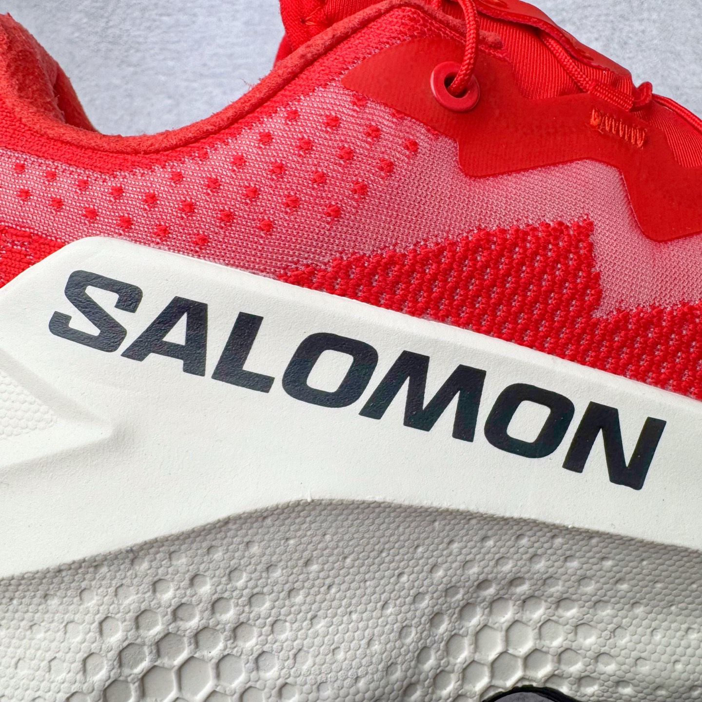 图片[20]-＃GX SALOMON萨洛蒙 S/LAB ULTRA Glide 柔软舒适防滑耐磨 低帮跑步鞋 SALOMON诞生于1947年的法国阿尔卑斯山区，全球知名的户外运动品牌。一直致力于推动滑雪、越野跑等山地运动的发展及产品的进步。其产品设计致力于追求创新和发掘产品的性能极限，帮助喜欢自由的人在山地间不断挑战自我 尺码：36 36.5 37.5 38 38.5 39 40 40.5 41 42 42.5 43 44 44.5 45 46.5-选品中心