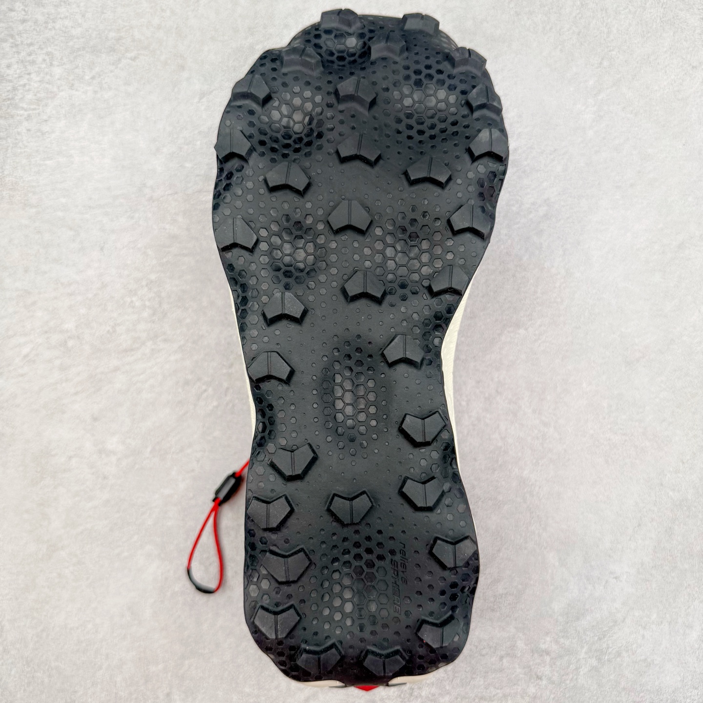 图片[9]-＃GX SALOMON萨洛蒙 S/LAB ULTRA Glide 柔软舒适防滑耐磨 低帮跑步鞋 SALOMON诞生于1947年的法国阿尔卑斯山区，全球知名的户外运动品牌。一直致力于推动滑雪、越野跑等山地运动的发展及产品的进步。其产品设计致力于追求创新和发掘产品的性能极限，帮助喜欢自由的人在山地间不断挑战自我 尺码：36 36.5 37.5 38 38.5 39 40 40.5 41 42 42.5 43 44 44.5 45 46.5-选品中心