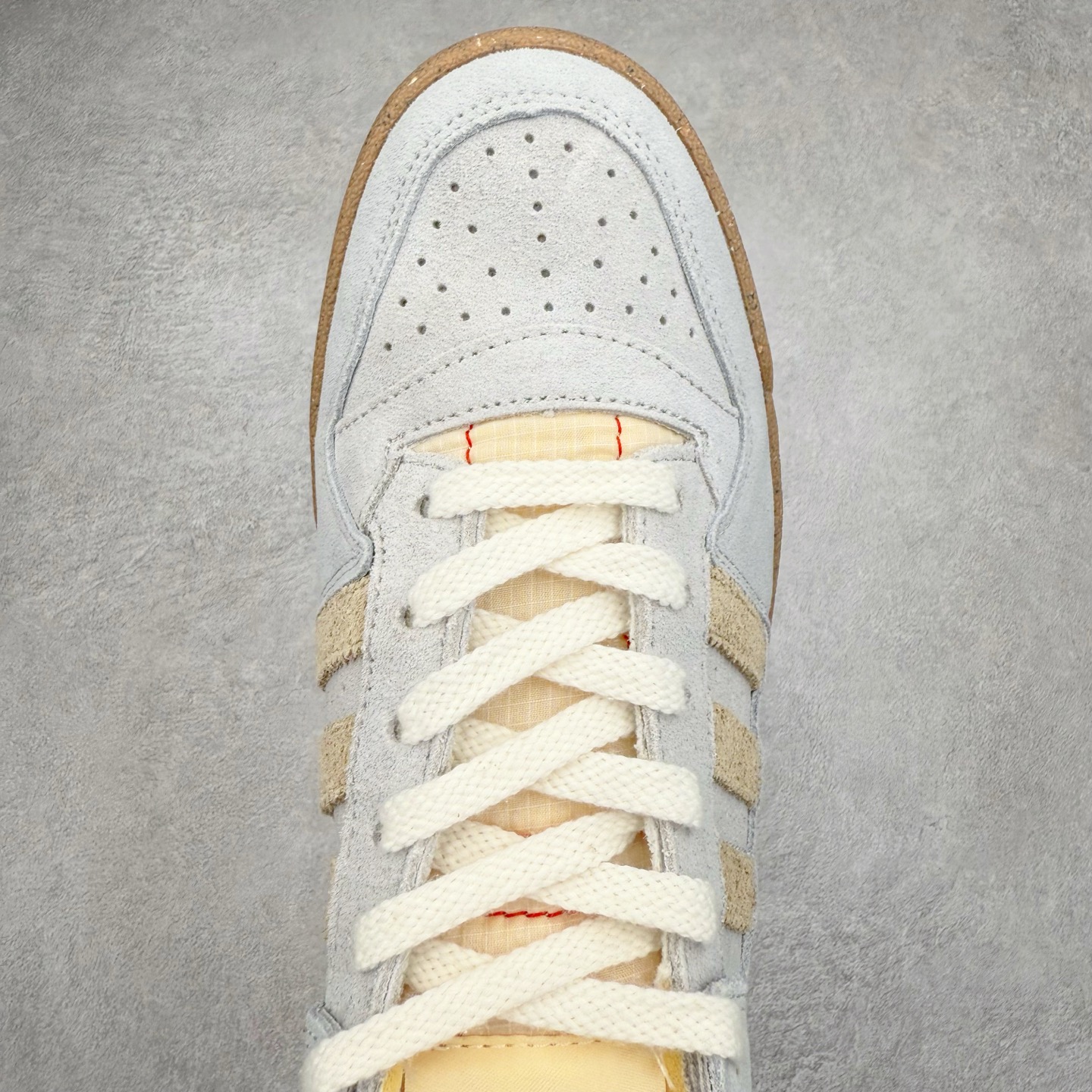 图片[4]-AD Forum 84 Low OG 低帮百搭潮流休闲运动板鞋 JI0488 以复古篮球鞋的外形为基础 采用皮革拼接 简约百搭 更加贴合舒适 中底内侧网格造型起到点睛之笔 外底橡胶 更显复古 尺码：36 36.5 37.5 38 38.5 39 40 40.5 41 42 42.5 43 44 44.5 45-选品中心