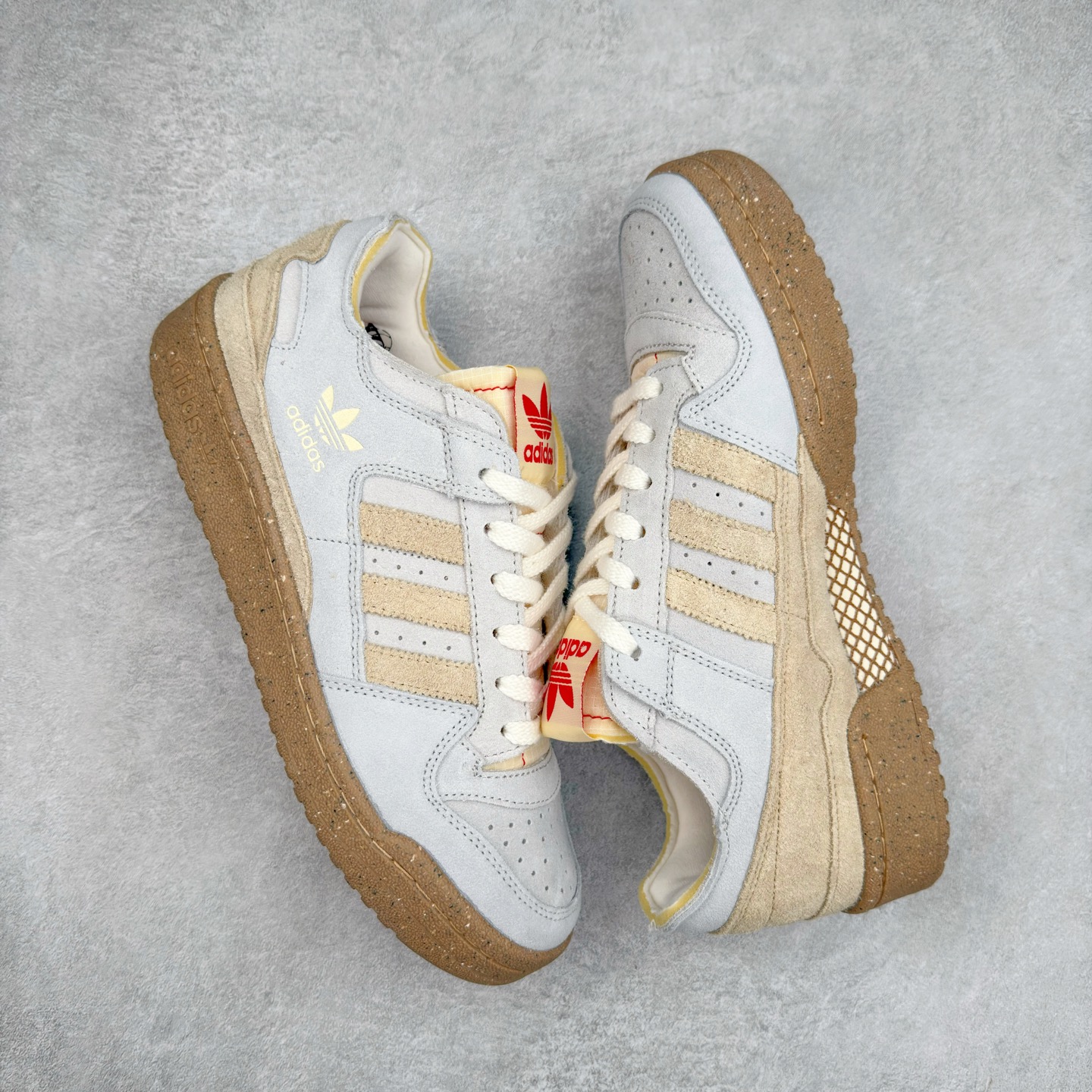 图片[3]-AD Forum 84 Low OG 低帮百搭潮流休闲运动板鞋 JI0488 以复古篮球鞋的外形为基础 采用皮革拼接 简约百搭 更加贴合舒适 中底内侧网格造型起到点睛之笔 外底橡胶 更显复古 尺码：36 36.5 37.5 38 38.5 39 40 40.5 41 42 42.5 43 44 44.5 45-选品中心