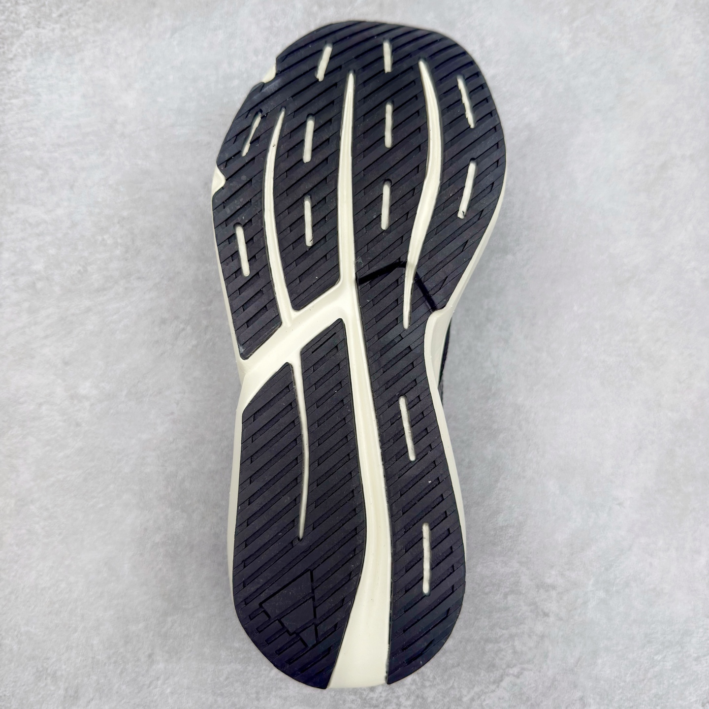 图片[9]-AD LIGHTBLAZE 流光舒适防滑耐磨低帮跑步鞋 JH6959 前卫的专业跑鞋风格造型，LIGHTBLAZE延续了竞速美学的流线轮廓，保留住了与 AdizeroAdios Pro Evo 1相类似厚底理念和「宽三道杠」的视觉元素。尺码：36 36.5 37.5 38 38.5 39 40 40.5 41 42 42.5 43 44 44.5 45-选品中心