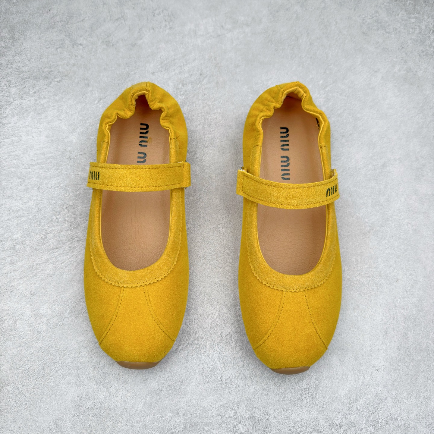 图片[2]-MiuMiu/缪缪25ss早春走秀新款一脚蹬懒人鞋玛丽珍芭蕾舞鞋·平底单鞋 官方春夏走秀新款，时髦百搭·即可咸又可甜·一点也不磨脚·无论光脚穿还是搭配袜子穿都超级减龄 ♛ 超级无敌百搭！（✅ZP开发）尺码：35-40-选品中心