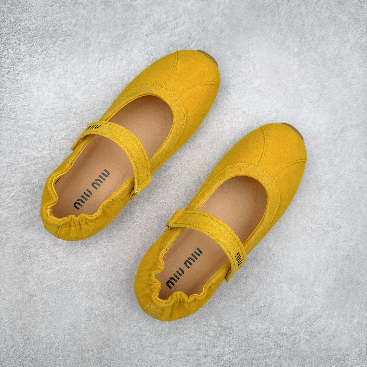 图片[3]-MiuMiu/缪缪25ss早春走秀新款一脚蹬懒人鞋玛丽珍芭蕾舞鞋·平底单鞋 官方春夏走秀新款，时髦百搭·即可咸又可甜·一点也不磨脚·无论光脚穿还是搭配袜子穿都超级减龄 ♛ 超级无敌百搭！（✅ZP开发）尺码：35-40-选品中心