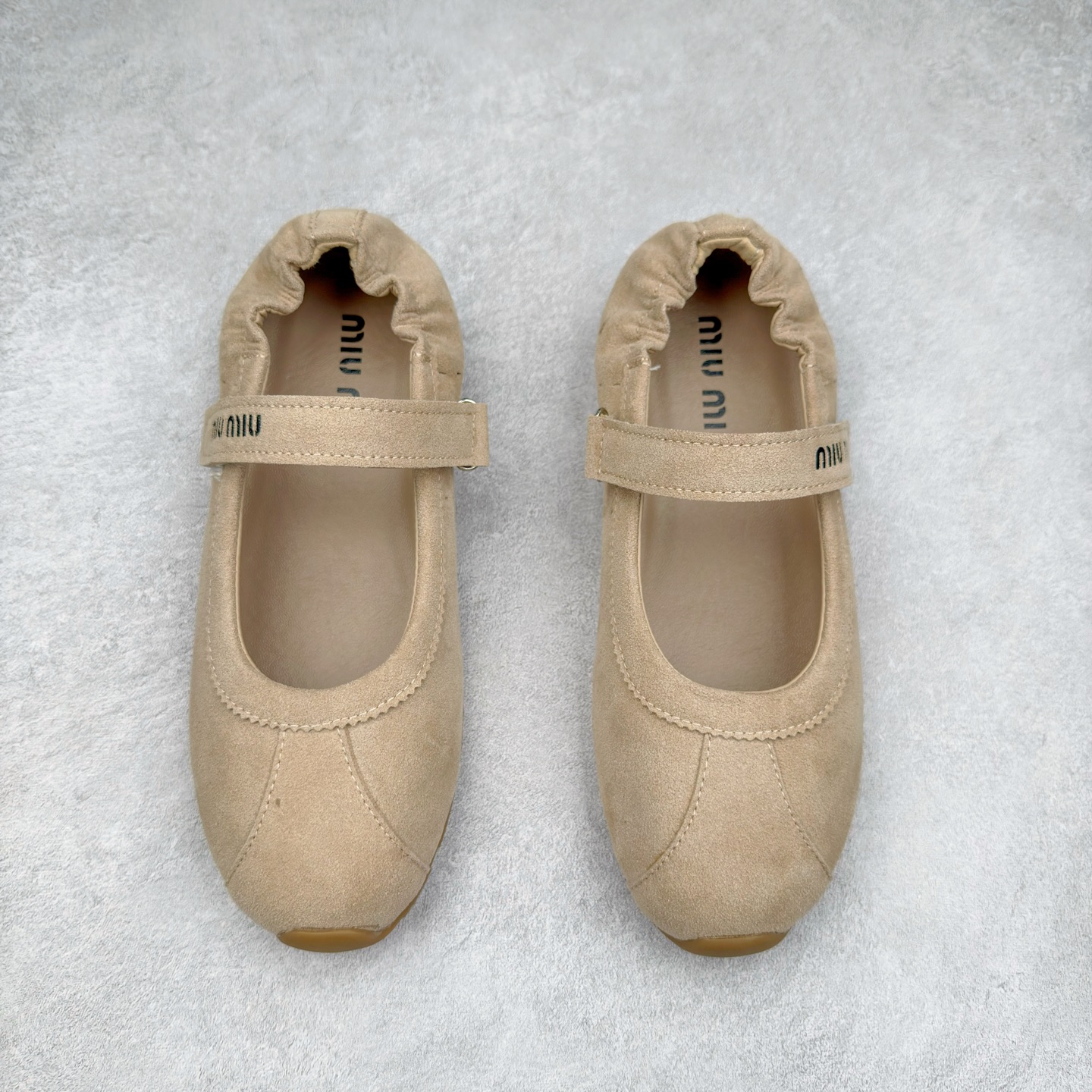 图片[2]-MiuMiu/缪缪25ss早春走秀新款一脚蹬懒人鞋玛丽珍芭蕾舞鞋·平底单鞋 官方春夏走秀新款，时髦百搭·即可咸又可甜·一点也不磨脚·无论光脚穿还是搭配袜子穿都超级减龄 ♛ 超级无敌百搭！（✅ZP开发）尺码：35-40-选品中心