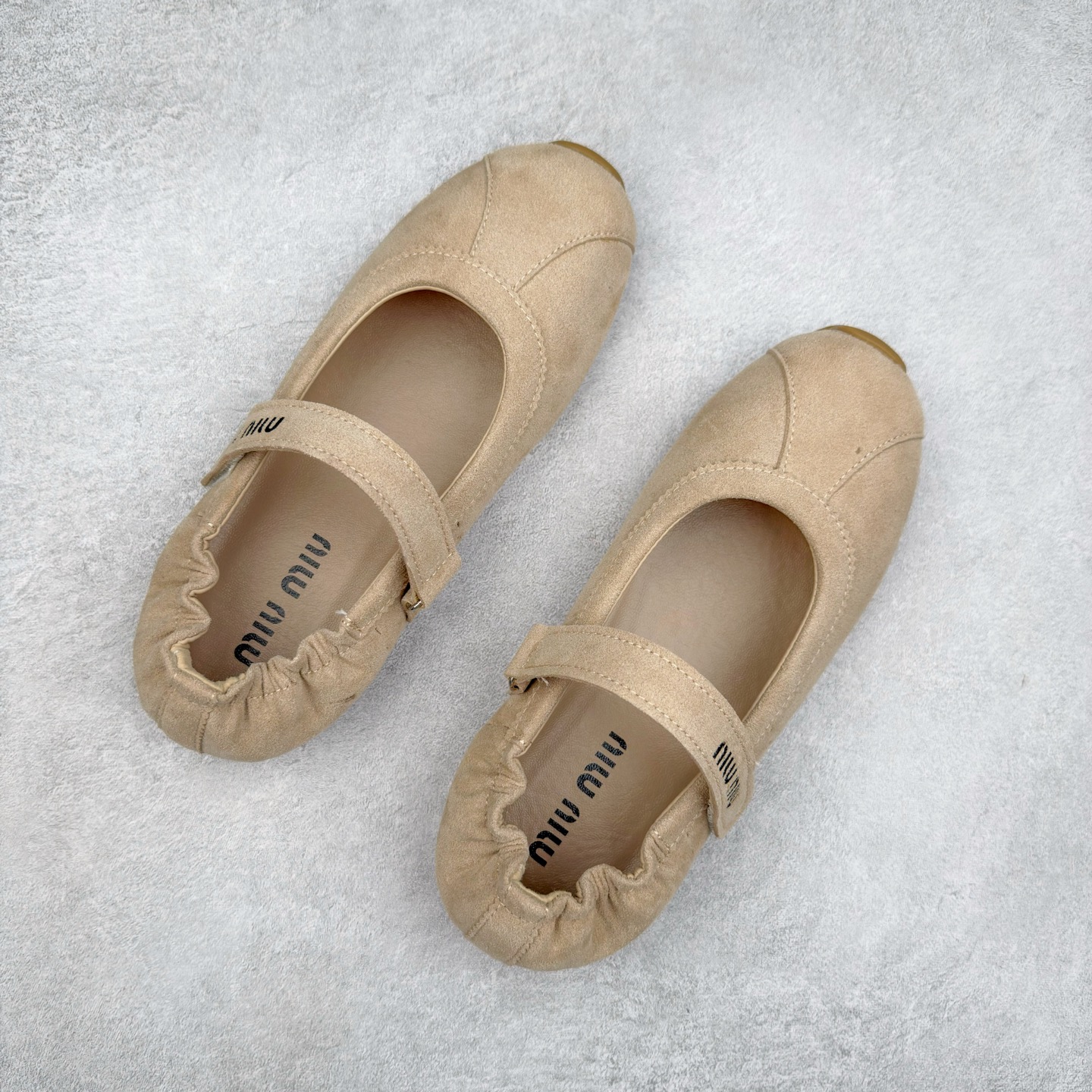 图片[3]-MiuMiu/缪缪25ss早春走秀新款一脚蹬懒人鞋玛丽珍芭蕾舞鞋·平底单鞋 官方春夏走秀新款，时髦百搭·即可咸又可甜·一点也不磨脚·无论光脚穿还是搭配袜子穿都超级减龄 ♛ 超级无敌百搭！（✅ZP开发）尺码：35-40-选品中心