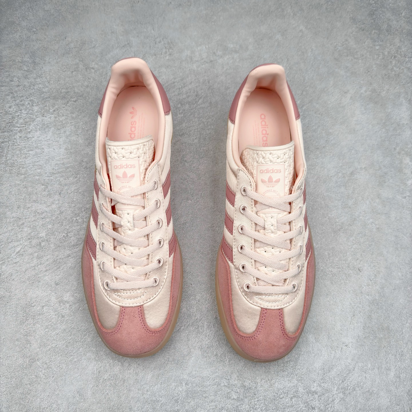 图片[2]-AD Gazelle Indoor Trainers 羚羊内训系列低帮复古百搭休闲运动德训风板鞋 JI2709 90年代经典的复刻版！自60年代以足球训练鞋面世以来,Gazelle就以其经典设计席卷全球。1991年版本的复刻,再造经典Gazelle。采用皮革打造,搭配浊色细节,让这款经典更加简约。尺码：36 36⅔ 37⅓ 38 38⅔ 39⅓ 40 40⅔ 41⅓ 42 42⅔ 43⅓ 44⅓ 44⅔ 45-选品中心