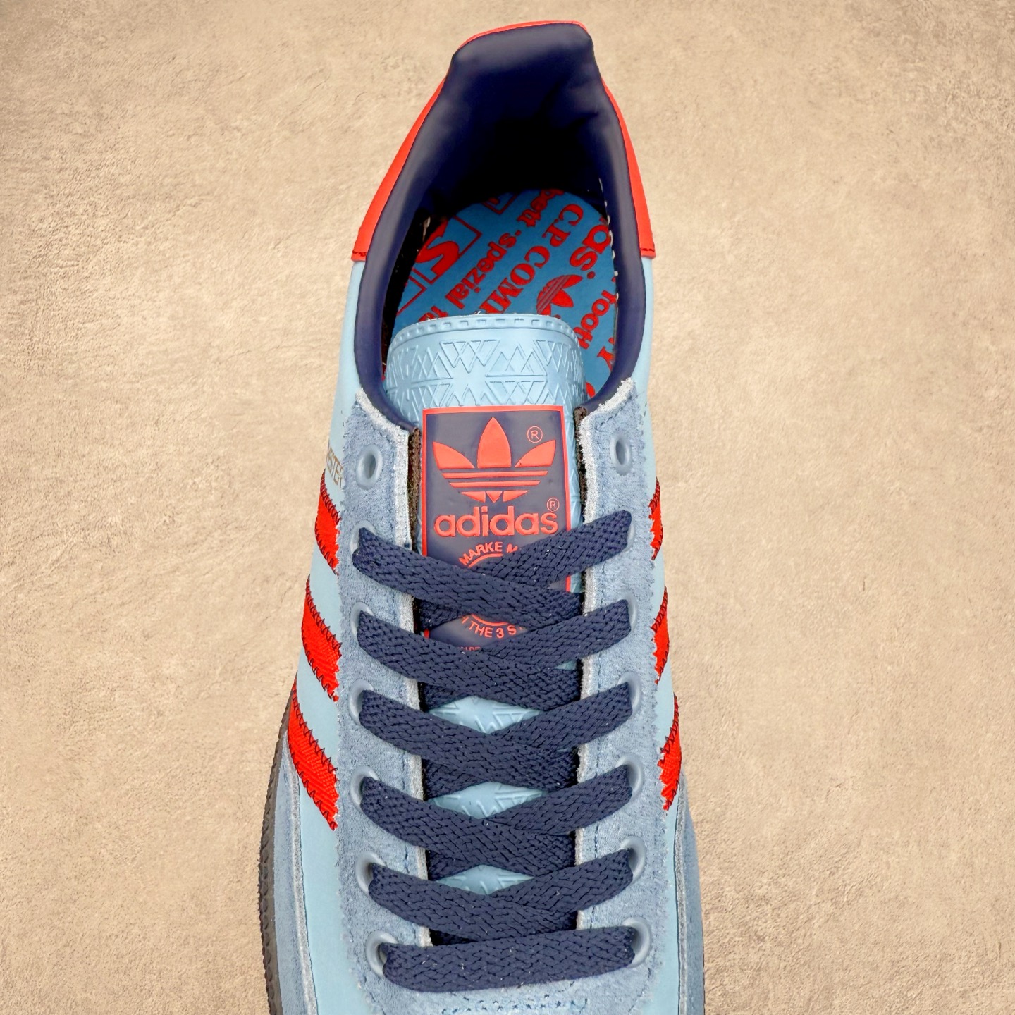 图片[5]-AD Originals Handball SPZL 手球运动员系列百搭休闲运动板鞋 IH3312 这款来自阿迪达斯的这款HANDBALL SPZL前身是一双手球运动鞋，这一次拿来复刻，所以鞋面的主要色彩选用了黑色， 鞋面外侧除了Spezial字母之外还有三叶草标志。Handball SPZL作为复古手球训练鞋与作为室内足球鞋的Samba有着异曲同工之处，但是质感更为出众的鞋身以及丰富的配色选择比起Samba来讲可以说是更胜一筹了！尺码：36 36⅔ 37⅓ 38 38⅔ 39⅓ 40 40⅔ 41⅓ 42 42⅔ 43⅓ 44 45-选品中心