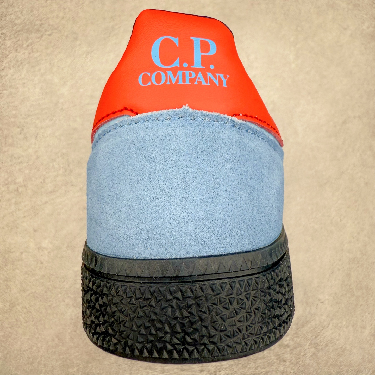 图片[8]-AD Originals Handball SPZL 手球运动员系列百搭休闲运动板鞋 IH3312 这款来自阿迪达斯的这款HANDBALL SPZL前身是一双手球运动鞋，这一次拿来复刻，所以鞋面的主要色彩选用了黑色， 鞋面外侧除了Spezial字母之外还有三叶草标志。Handball SPZL作为复古手球训练鞋与作为室内足球鞋的Samba有着异曲同工之处，但是质感更为出众的鞋身以及丰富的配色选择比起Samba来讲可以说是更胜一筹了！尺码：36 36⅔ 37⅓ 38 38⅔ 39⅓ 40 40⅔ 41⅓ 42 42⅔ 43⅓ 44 45-选品中心