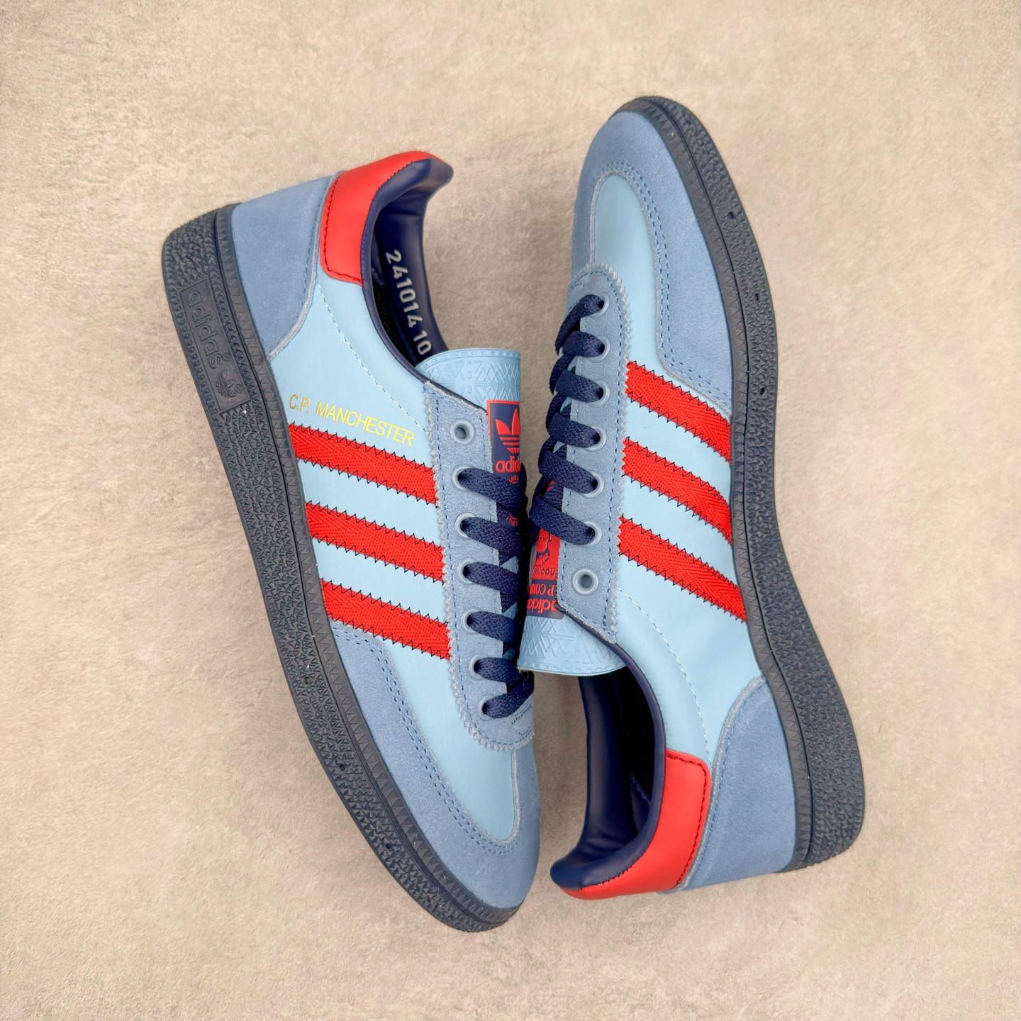 图片[3]-AD Originals Handball SPZL 手球运动员系列百搭休闲运动板鞋 IH3312 这款来自阿迪达斯的这款HANDBALL SPZL前身是一双手球运动鞋，这一次拿来复刻，所以鞋面的主要色彩选用了黑色， 鞋面外侧除了Spezial字母之外还有三叶草标志。Handball SPZL作为复古手球训练鞋与作为室内足球鞋的Samba有着异曲同工之处，但是质感更为出众的鞋身以及丰富的配色选择比起Samba来讲可以说是更胜一筹了！尺码：36 36⅔ 37⅓ 38 38⅔ 39⅓ 40 40⅔ 41⅓ 42 42⅔ 43⅓ 44 45-选品中心