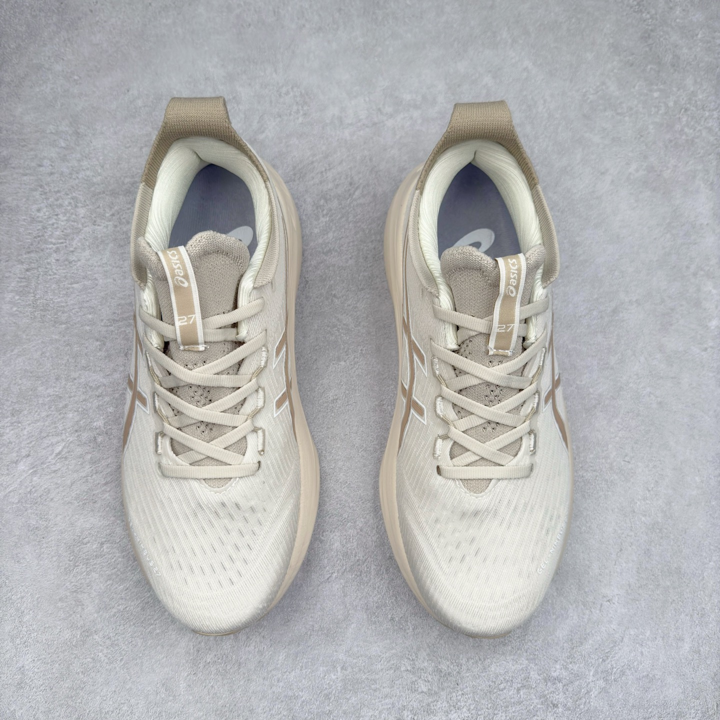 图片[2]-Asics GEL-Nimbus 27 亚瑟士缓震跑鞋 近年复古风潮的势头很旺 ASICS一直坚信保持身体的健康与活力是打造健康快乐的生活方式的最佳途径 ASICS为复古鞋型注入新设计 为玩家的街头穿搭提供了更多可能 GEL-NIMBUSTM9运动鞋最初是为中立和仰卧跑步者设计的长距离训练器 采用原始材料和关键细节重新设计 其Y2K时代的工业外观也被大胆的对比和色块所抵消 尺码：36 36.5 37.5 38 38.5 39 40 40.5 41.5 42 42.5 43.5 44 44.5 45-选品中心