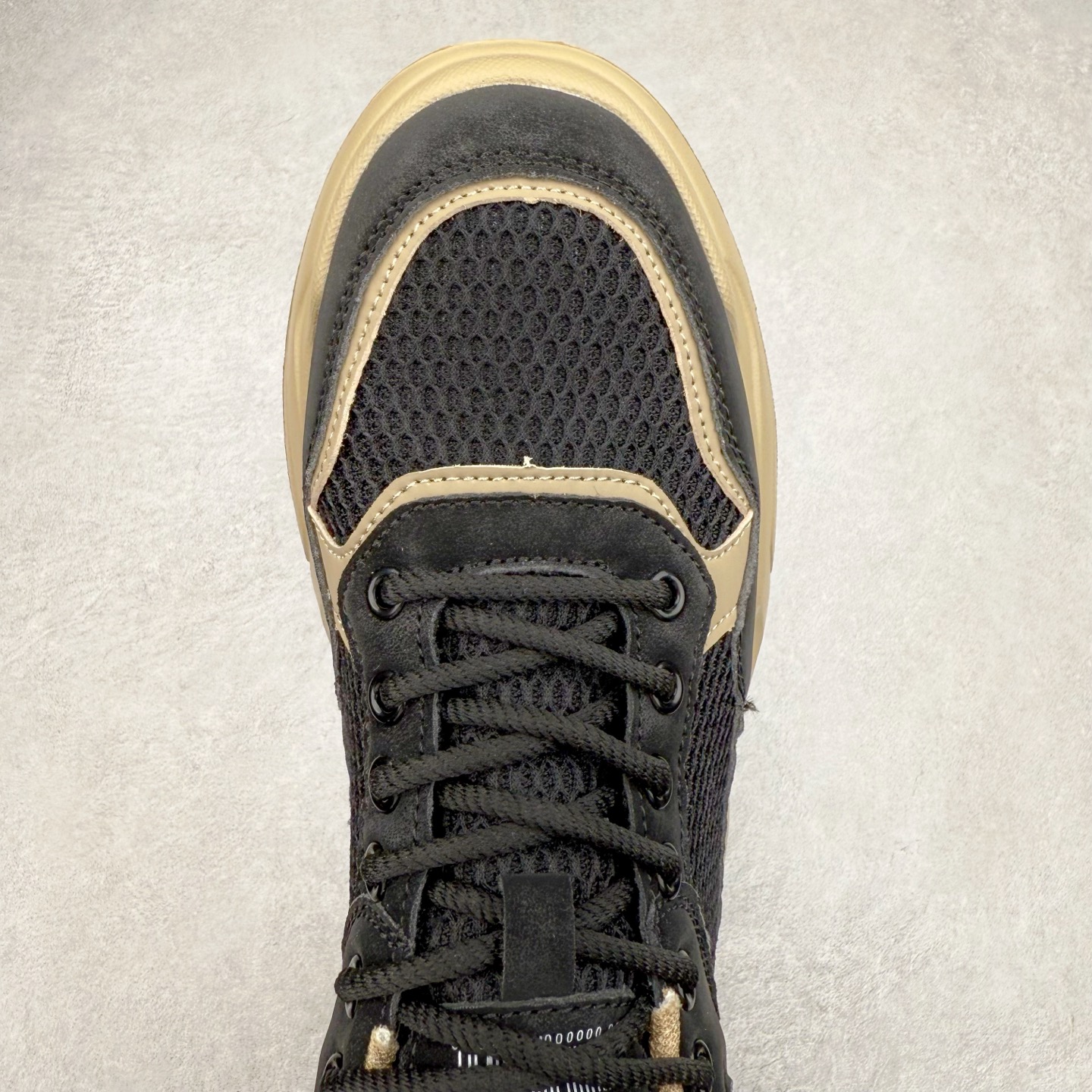 图片[4]-ECCO爱步运动鞋男 夏季网面透气休闲跑步鞋男 健步BIOM系列 多种材质拼接鞋面，脚感舒适，清爽柔软 出街有型 自然律动科技，符合人体工学鞋楦 贴近足部天然形态 休闲编织系带 穿脱方便 更好的调节松紧 舒适透气内里 柔软亲肤 全新的轻量发泡底材料橡胶大底 柔软舒适，轻量回弹，脚感更轻盈 凹凸底纹 增强鞋子摩擦力和防滑性 轻盈自如 适跑畅练 尺码：39 40 41 42 43 44（运动码）-选品中心