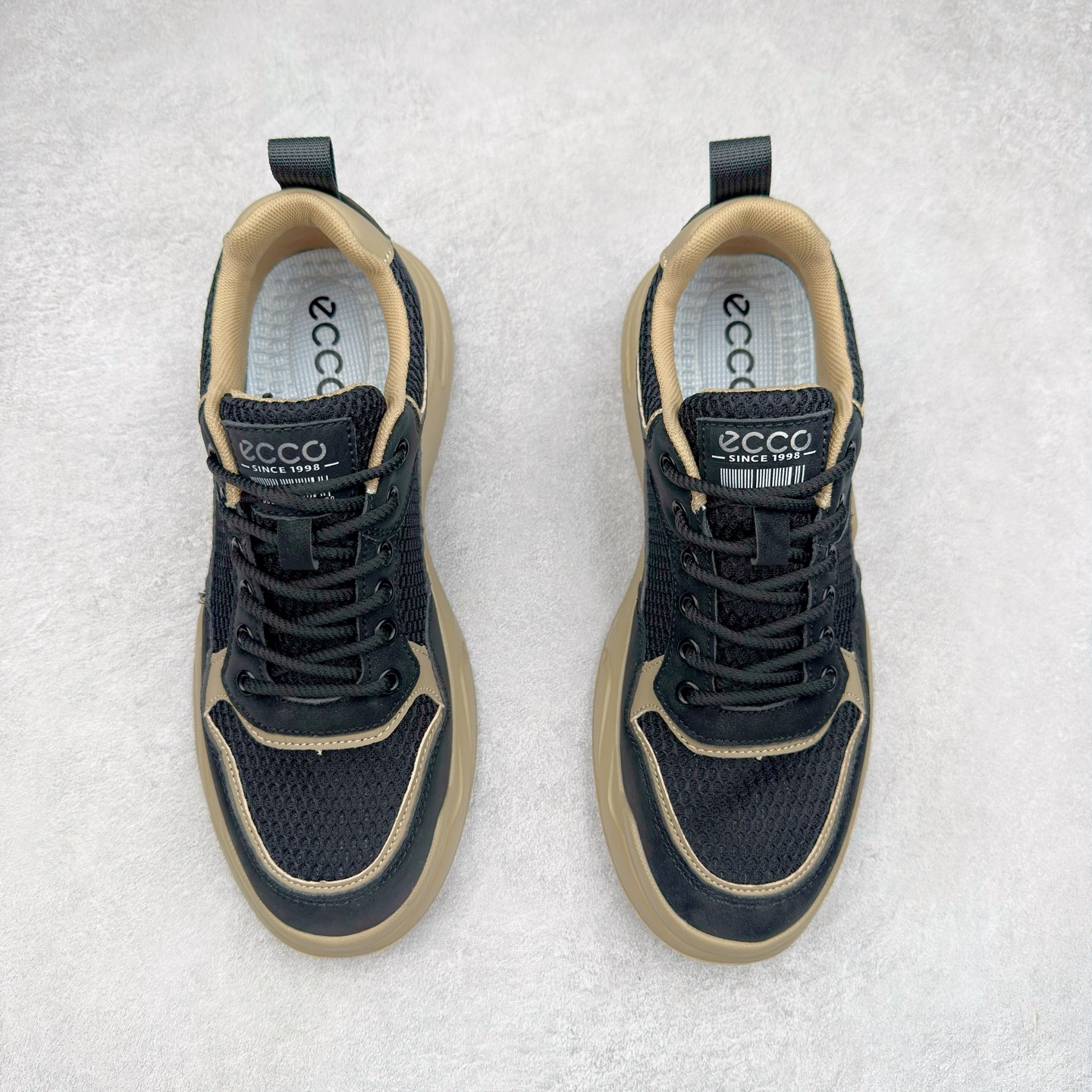 图片[2]-ECCO爱步运动鞋男 夏季网面透气休闲跑步鞋男 健步BIOM系列 多种材质拼接鞋面，脚感舒适，清爽柔软 出街有型 自然律动科技，符合人体工学鞋楦 贴近足部天然形态 休闲编织系带 穿脱方便 更好的调节松紧 舒适透气内里 柔软亲肤 全新的轻量发泡底材料橡胶大底 柔软舒适，轻量回弹，脚感更轻盈 凹凸底纹 增强鞋子摩擦力和防滑性 轻盈自如 适跑畅练 尺码：39 40 41 42 43 44（运动码）-选品中心