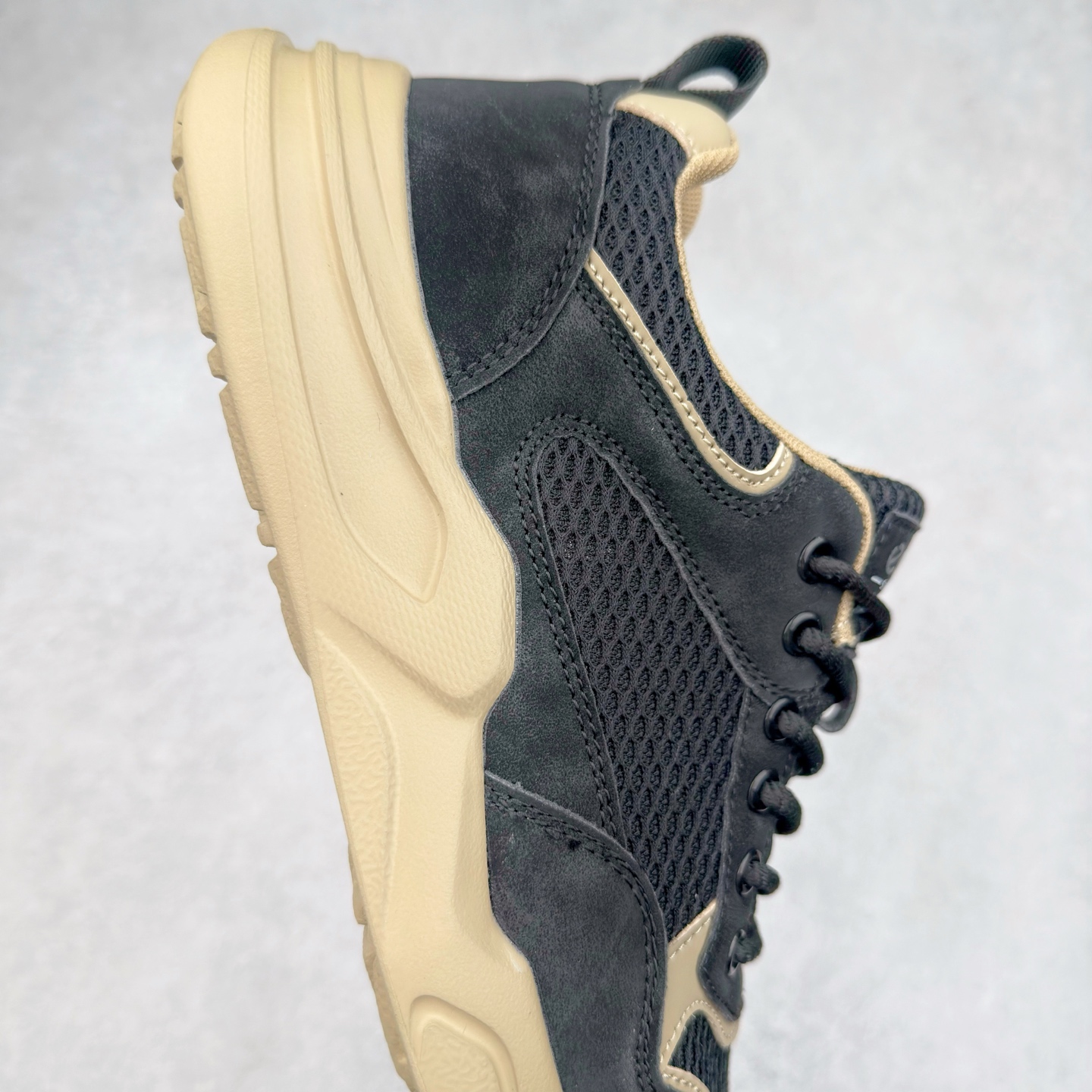 图片[6]-ECCO爱步运动鞋男 夏季网面透气休闲跑步鞋男 健步BIOM系列 多种材质拼接鞋面，脚感舒适，清爽柔软 出街有型 自然律动科技，符合人体工学鞋楦 贴近足部天然形态 休闲编织系带 穿脱方便 更好的调节松紧 舒适透气内里 柔软亲肤 全新的轻量发泡底材料橡胶大底 柔软舒适，轻量回弹，脚感更轻盈 凹凸底纹 增强鞋子摩擦力和防滑性 轻盈自如 适跑畅练 尺码：39 40 41 42 43 44（运动码）-选品中心