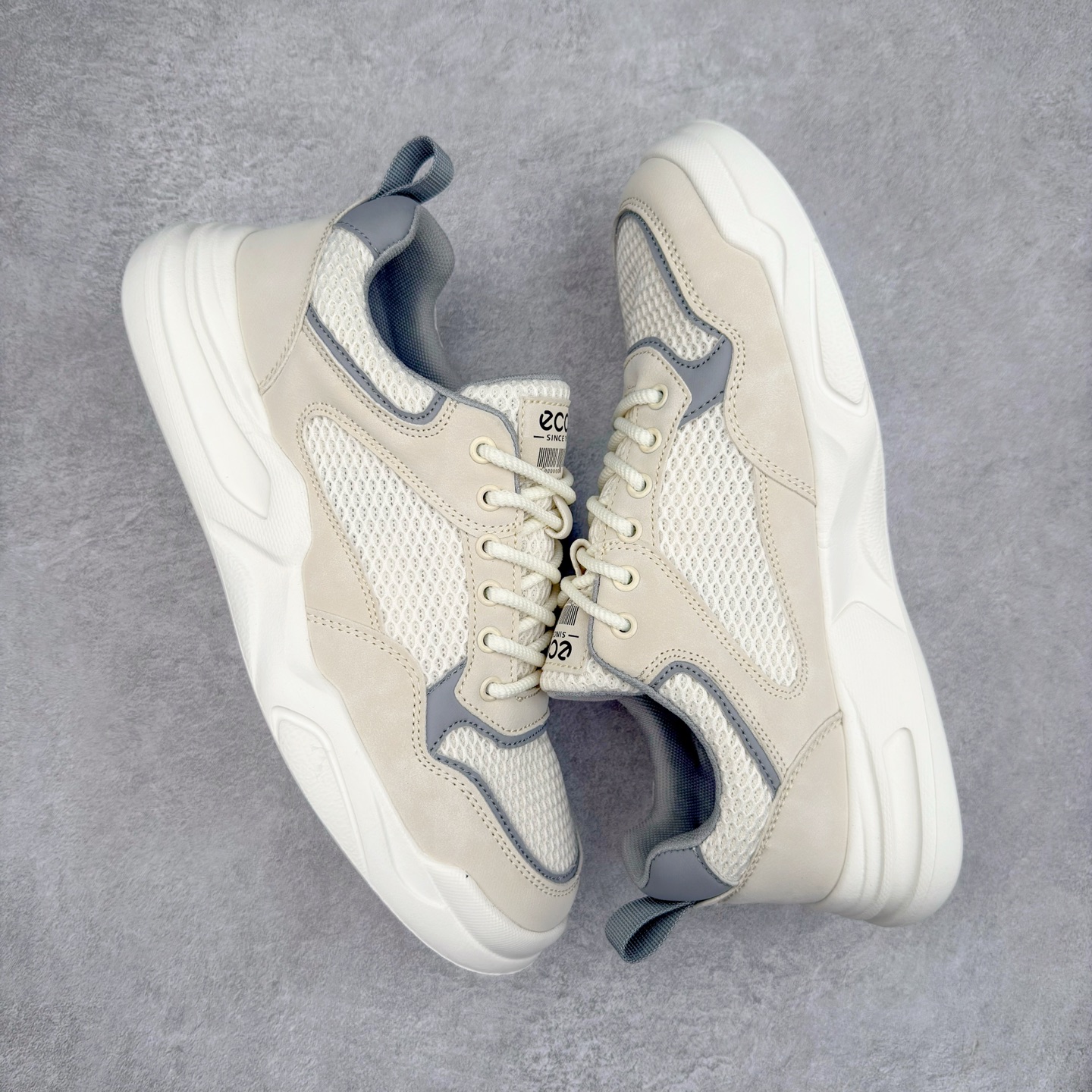 图片[3]-ECCO爱步运动鞋男 夏季网面透气休闲跑步鞋男 健步BIOM系列 多种材质拼接鞋面，脚感舒适，清爽柔软 出街有型 自然律动科技，符合人体工学鞋楦 贴近足部天然形态 休闲编织系带 穿脱方便 更好的调节松紧 舒适透气内里 柔软亲肤 全新的轻量发泡底材料橡胶大底 柔软舒适，轻量回弹，脚感更轻盈 凹凸底纹 增强鞋子摩擦力和防滑性 轻盈自如 适跑畅练 尺码：39 40 41 42 43 44（运动码）-选品中心