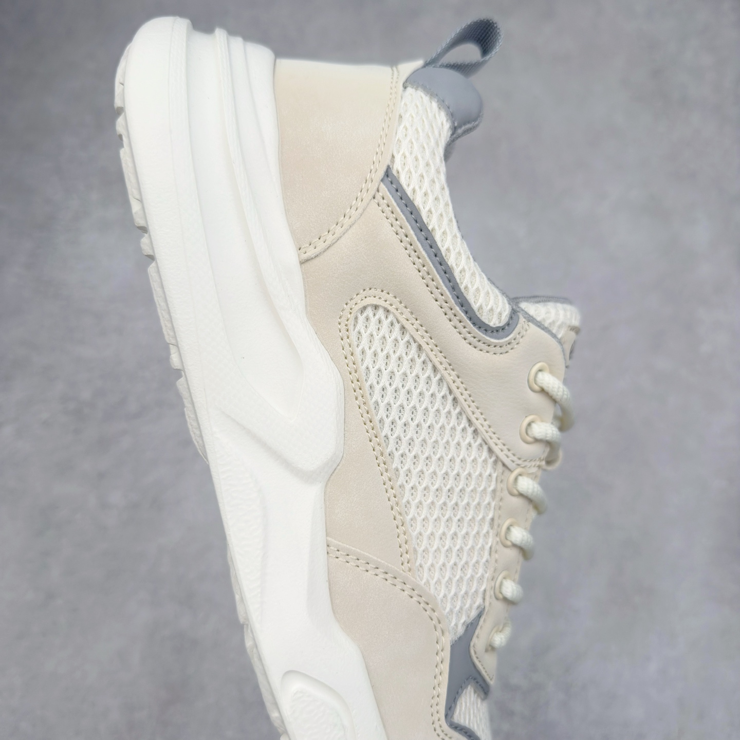 图片[6]-ECCO爱步运动鞋男 夏季网面透气休闲跑步鞋男 健步BIOM系列 多种材质拼接鞋面，脚感舒适，清爽柔软 出街有型 自然律动科技，符合人体工学鞋楦 贴近足部天然形态 休闲编织系带 穿脱方便 更好的调节松紧 舒适透气内里 柔软亲肤 全新的轻量发泡底材料橡胶大底 柔软舒适，轻量回弹，脚感更轻盈 凹凸底纹 增强鞋子摩擦力和防滑性 轻盈自如 适跑畅练 尺码：39 40 41 42 43 44（运动码）-选品中心