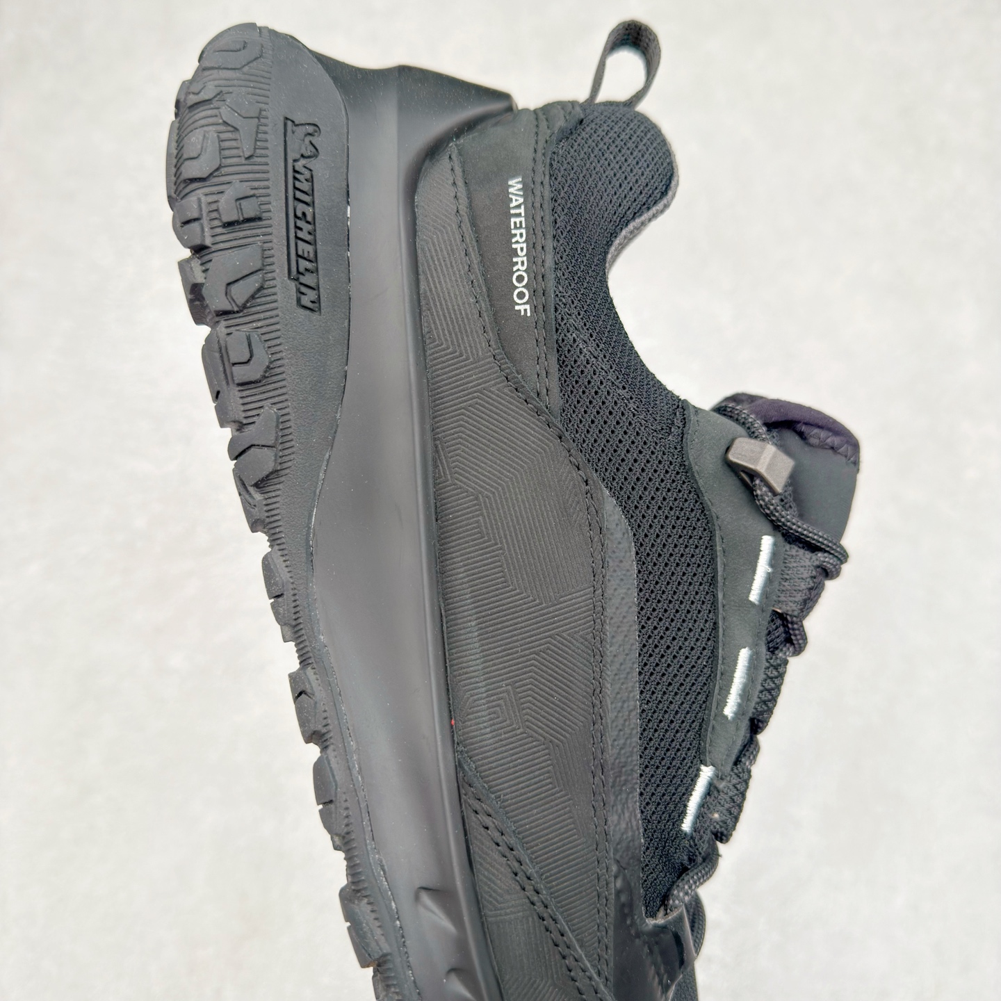 图片[6]-ECCO爱步男款运动鞋 真皮透气休闲防滑跑步鞋 健步BIOMC大经典 直接注塑工艺 稳固舒适 强效缓震与能量回弹 增加运动时的稳定与舒适 牛皮鞋面，纹理自然，柔韧耐穿 PU中底，带来轻盈舒适的上脚感受 橡胶大底，抓地力强，具有良好的耐磨性 都市探索 步履悠然 尺码：39 40 41 42 43 44（ 正常码）-选品中心