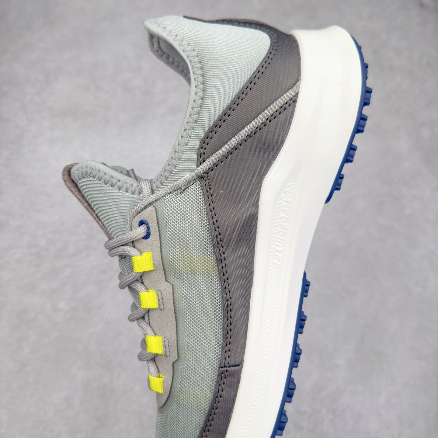 图片[7]-ECCO爱步男款运动鞋 真皮透气休闲防滑跑步鞋 健步BIOMC大经典 直接注塑工艺 稳固舒适 强效缓震与能量回弹 增加运动时的稳定与舒适 牛皮鞋面，纹理自然，柔韧耐穿 PU中底，带来轻盈舒适的上脚感受 橡胶大底，抓地力强，具有良好的耐磨性 都市探索 步履悠然 尺码：39 40 41 42 43 44（ 正常码）-选品中心