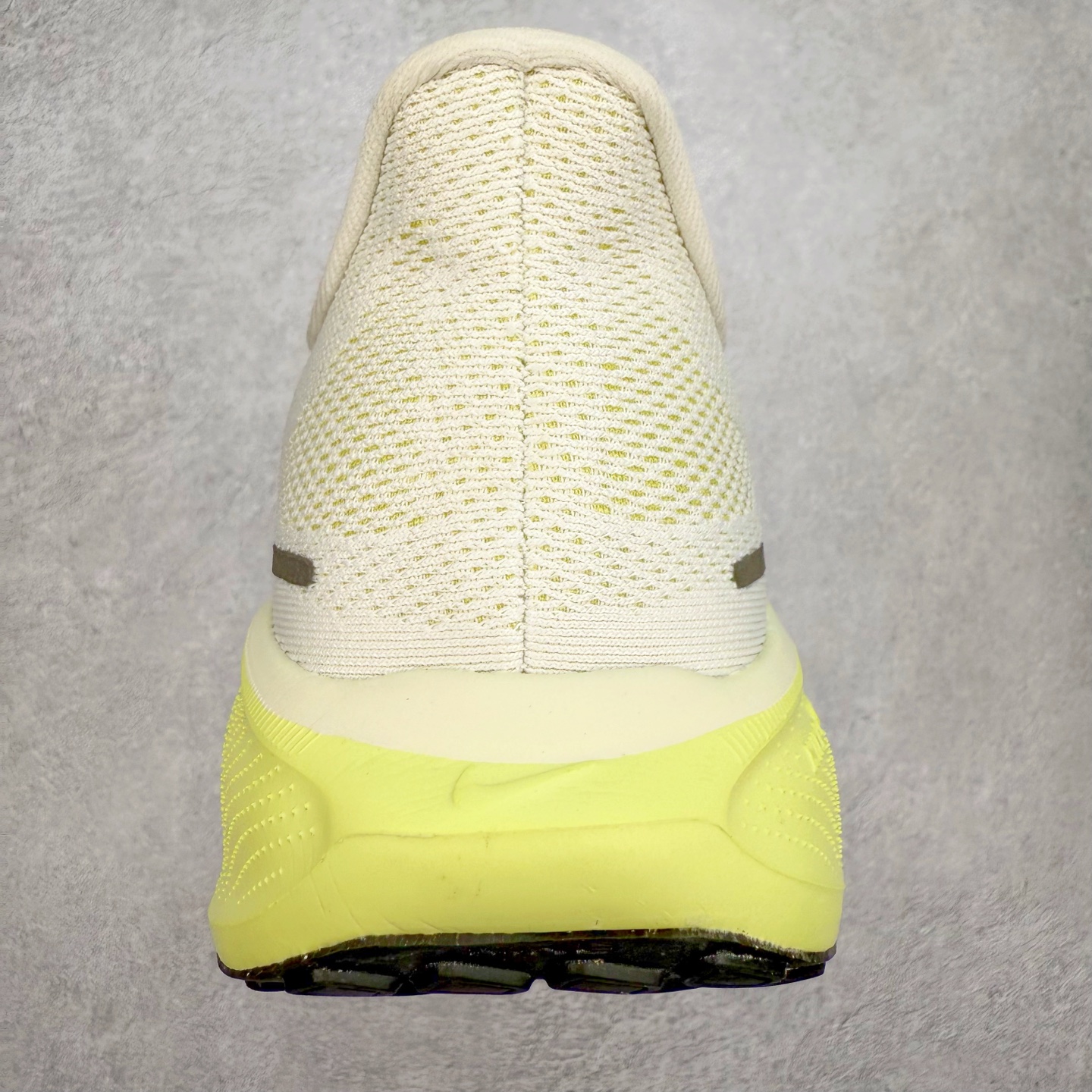 图片[8]-＃特价福利 NK Zoom Pegasus 飞马41代马拉松系列网面透气缓震疾速跑鞋 拥有 Zoom Air 一如既往的稳定感和流畅感 鞋面采用工程网眼设计 为特定高热区域营造出色透气性 进一步增加鞋面的穿孔数量 让足部能够快速散热 中足搭配 Flywire 飞线 在高速运动时营造舒适稳定的贴合感 内置Zoon气垫加持 动力十足 尺码：36 36.5 37.5 38 38.5 39 40 40.5 41 42 42.5 43 44 44.5 45-选品中心