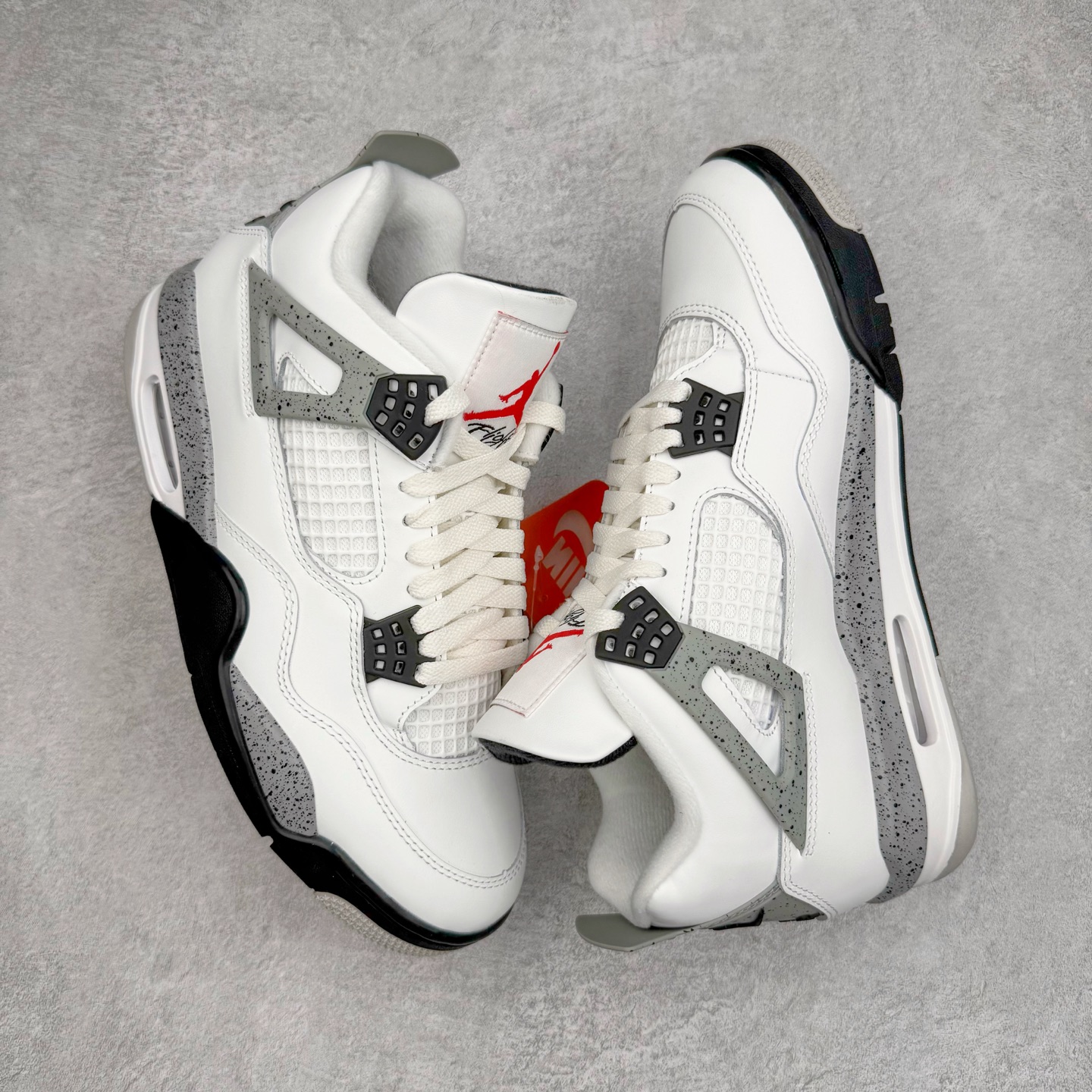 图片[3]-＃PK纯原 Air Jordan AJ4 Retro \\\”White Cement\\\” 白水泥 复刻2025版 FV5029-100 耗时半年巨作 全套原纸板楦头开发 原厂特供皮料加持 确保原汁原味 完美呈现四代版型 一比一鞋头弧度高度鞋身弧度 数据细节工艺流程均保持原鞋一致 原厂TPU网格鞋带扣 正确内里网布 菱角分明不变形无多余毛边 柔软性质感一致于原鞋 原厂织唛标 原厂飞人电绣工艺 尾指中部跳三针 独家绑鞋带手法 印刷中底布 四线拉帮 米色美纹纸贴合固定 进口港宝加持 后跟自然饱满 全鞋荧光划线卡点 追求极致完美 每一双都是工艺品 多重QC质检 超越公司货的品控标准 实实在在的免检产品 尺码：40 40.5 41 42 42.5 43 44 44.5 45 46 47.5-选品中心