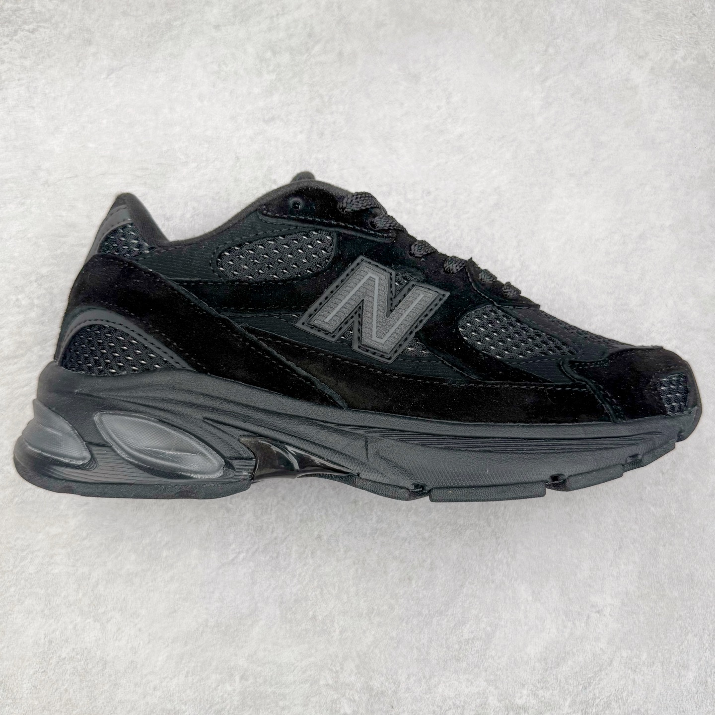 ＃DT New Balance NB2010系列新百伦经典复古休闲运动板鞋 以ENCAP中底配以升级版 N-ERGY缓震物料 鞋面则采用特色的柔软麂皮搭以NewBalance经典的尼龙网布 低调中还原跑鞋本真 更年轻化的设计理念与材质 让新世代青年得以用全新视角体验经典鞋款的传奇魅力 货号：U2010NB13731 尺码：36 37 37.5 38 38.5 39.5 40 40.5 41.5 42 42.5 43 44-选品中心