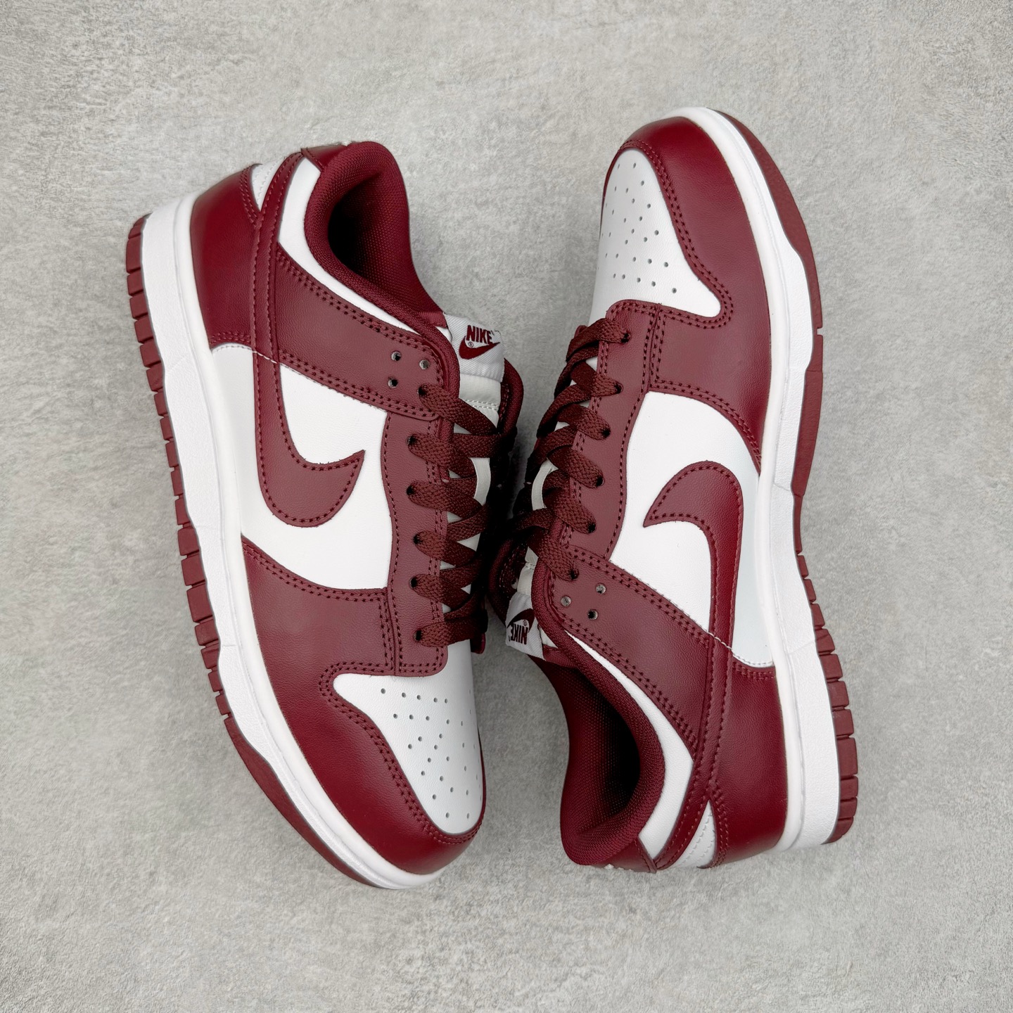 图片[3]-＃YC纯原 NK Dunk Low 红杉 DV0833-115 实力大厂出品 新配色陆续开发 利润个位数只为口碑 全套原纸板楦头开发 确保原汁原味 完美呈现DUNK版型 一比一鞋头弧度高度鞋身弧度 此版本只针对中端市场 皮料材质有所更替 其他数据细节工艺流程均保持一致 绝不口嗨 细节品控鞋型随意对比 独家私模官方第六代原厂航空铝磨具打磨大底 鞋头坡度极致还原 无解鞋型 原盒原配 圈内天花板工艺 原厂玻璃冲刀 超高清洁度 全鞋零毛边皮料切割 原厂中底布点胶 中底布拉帮走线遵循公司 尺码：36 36.5 37.5 38 38.5 39 40 40.5 41 42 42.5 43 44 44.5 45 46-选品中心