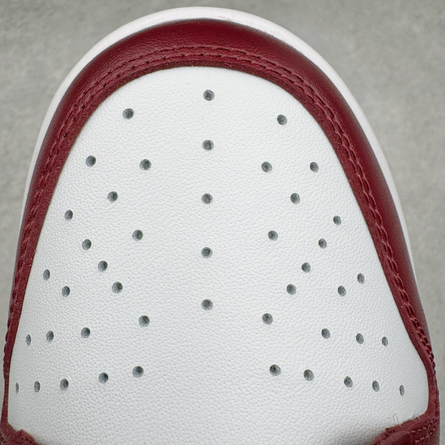 图片[14]-＃YC纯原 NK Dunk Low 红杉 DV0833-115 实力大厂出品 新配色陆续开发 利润个位数只为口碑 全套原纸板楦头开发 确保原汁原味 完美呈现DUNK版型 一比一鞋头弧度高度鞋身弧度 此版本只针对中端市场 皮料材质有所更替 其他数据细节工艺流程均保持一致 绝不口嗨 细节品控鞋型随意对比 独家私模官方第六代原厂航空铝磨具打磨大底 鞋头坡度极致还原 无解鞋型 原盒原配 圈内天花板工艺 原厂玻璃冲刀 超高清洁度 全鞋零毛边皮料切割 原厂中底布点胶 中底布拉帮走线遵循公司 尺码：36 36.5 37.5 38 38.5 39 40 40.5 41 42 42.5 43 44 44.5 45 46-选品中心