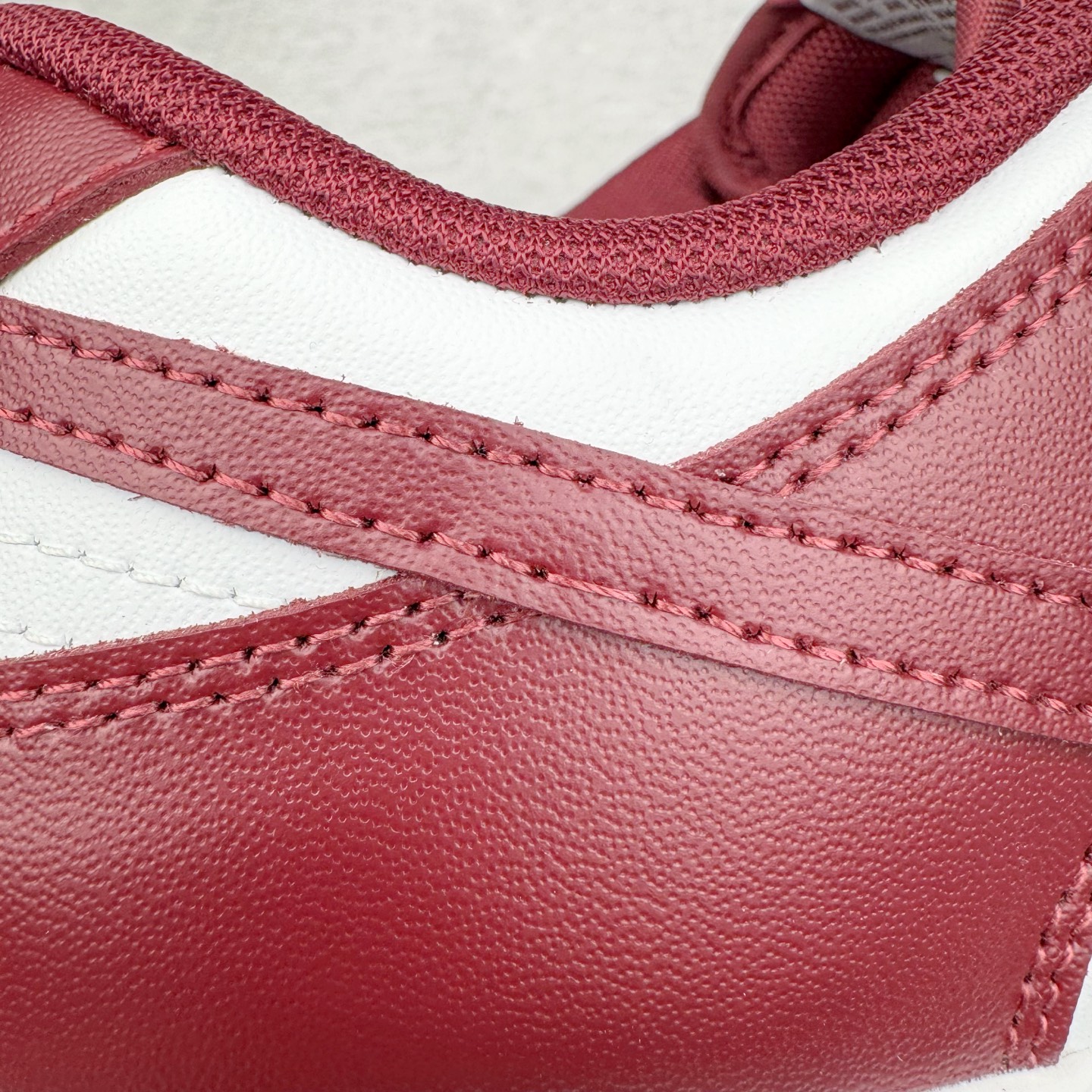 图片[16]-＃YC纯原 NK Dunk Low 红杉 DV0833-115 实力大厂出品 新配色陆续开发 利润个位数只为口碑 全套原纸板楦头开发 确保原汁原味 完美呈现DUNK版型 一比一鞋头弧度高度鞋身弧度 此版本只针对中端市场 皮料材质有所更替 其他数据细节工艺流程均保持一致 绝不口嗨 细节品控鞋型随意对比 独家私模官方第六代原厂航空铝磨具打磨大底 鞋头坡度极致还原 无解鞋型 原盒原配 圈内天花板工艺 原厂玻璃冲刀 超高清洁度 全鞋零毛边皮料切割 原厂中底布点胶 中底布拉帮走线遵循公司 尺码：36 36.5 37.5 38 38.5 39 40 40.5 41 42 42.5 43 44 44.5 45 46-选品中心