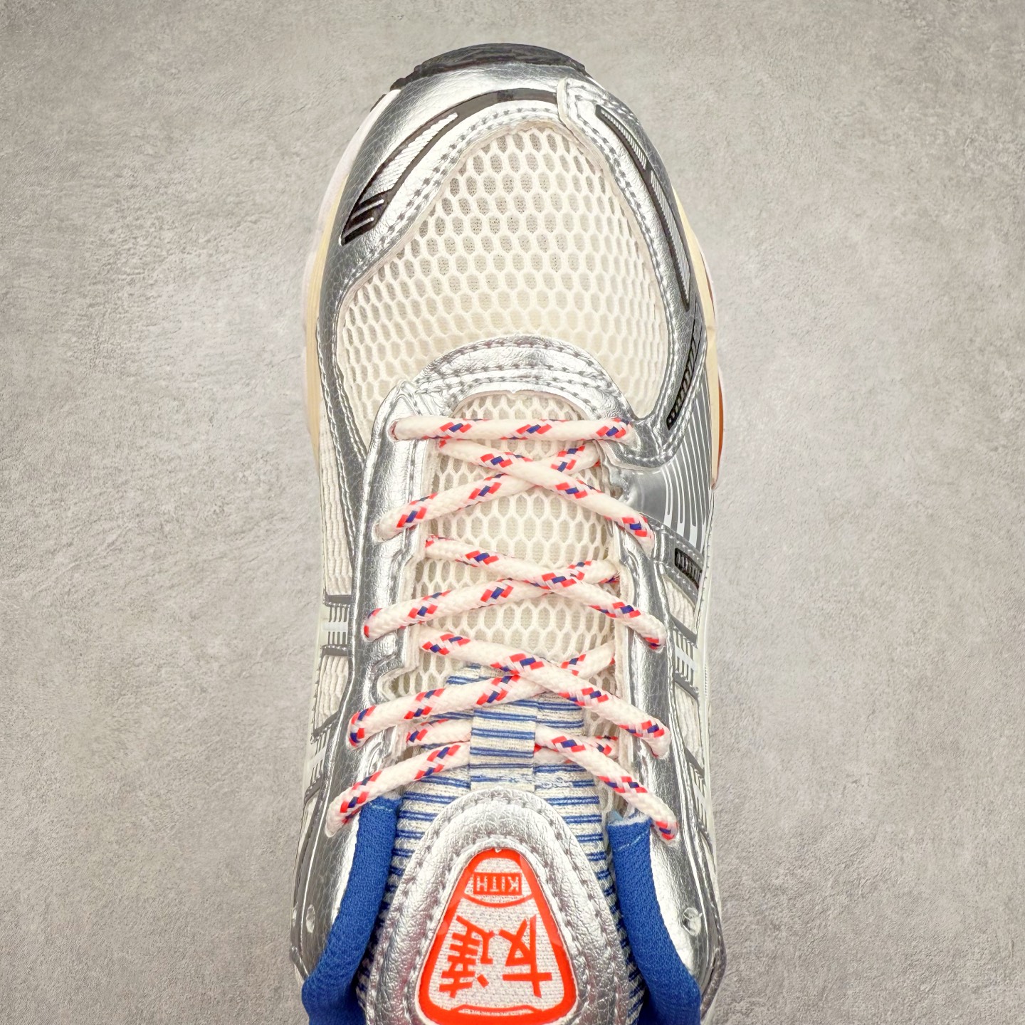 图片[4]-＃FA ASICS GEL-KAYANO 14 亚瑟士K14系列户外复古潮流百搭织物合成革缓震休闲跑步鞋 原装纸板楦头开发 独家私模五层组合大底 原厂定制缓震硅胶加持 原盒原配 官方四联吊牌 原装Ortholite轻量化鞋垫 设计师 Hidenori Yamashita 以「Flash」一词为灵感 创造出未来感金属色鞋面 改造升级内在性能 由内而外全面革新 为 GEL-KAYANO 家族传承及经典跑鞋文化的延续 创下里程碑式作品 K14跑鞋重新诠释了复古的跑步形状 并以其 2000 年代后期的美学理念重新铺装 银色与蓝色的鞋面极为高档 网面铺陈与鞋面、鞋头多处细节位增添了透气性 鞋后跟部中底上以及多密度耐磨鞋底增加了 GEL 缓震胶 提供高抗冲击性、缓冲性、可保护脚部免受地面冲击的影响 穿着舒适性十足 尺码：35.5 36 37 37.5 38 39 39.5 40.5 41.5 42 42.5 43.5 44 45-选品中心