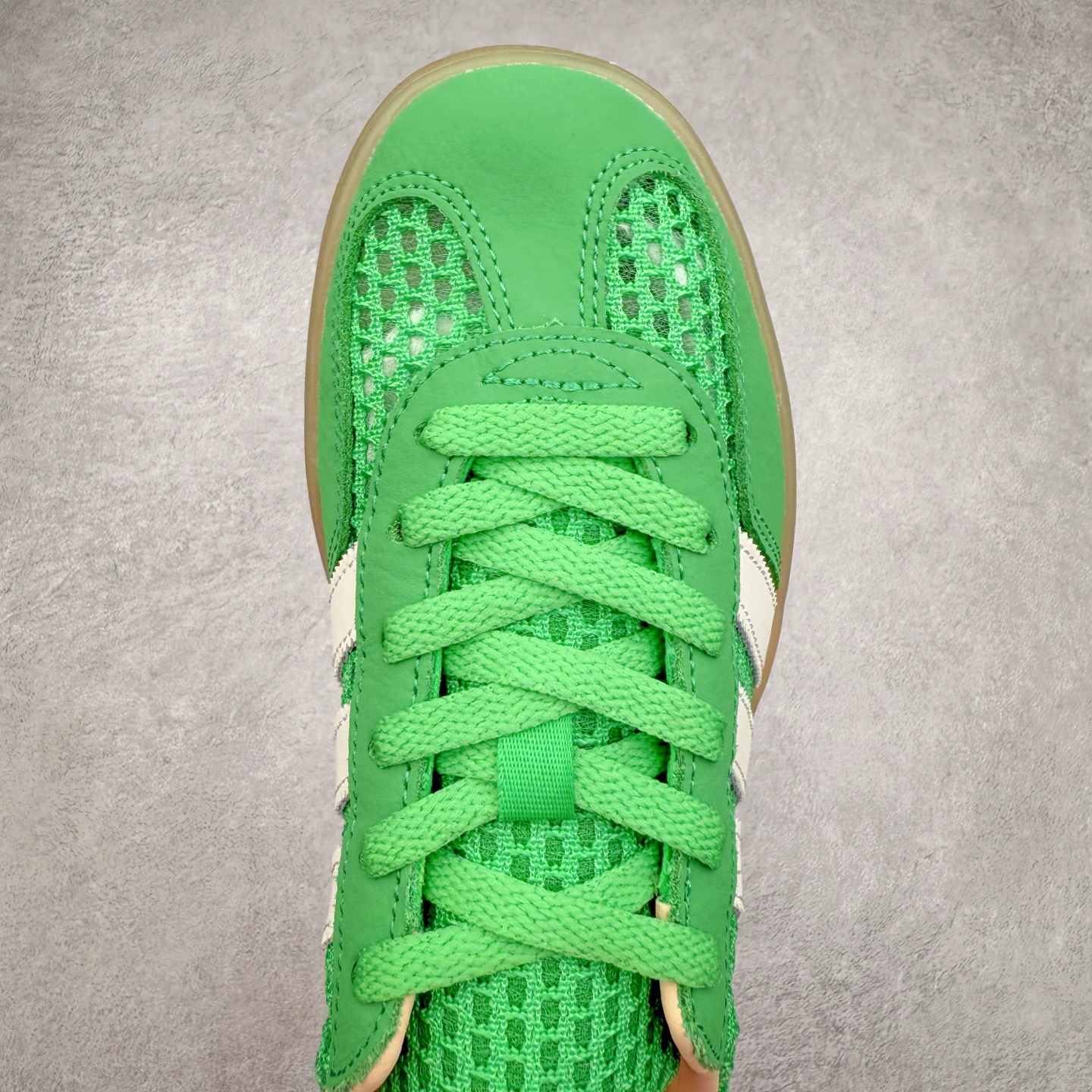 图片[4]-AD Gazelle Indoor Trainers 羚羊内训系列低帮复古百搭休闲运动德训风板鞋 JH5417 90年代经典的复刻版！自60年代以足球训练鞋面世以来,Gazelle就以其经典设计席卷全球。1991年版本的复刻,再造经典Gazelle。采用皮革打造,搭配浊色细节,让这款经典更加简约。尺码：36 36⅔ 37⅓ 38 38⅔ 39⅓ 40 40⅔ 41⅓ 42 42⅔ 43⅓ 44⅓ 44⅔ 45-选品中心