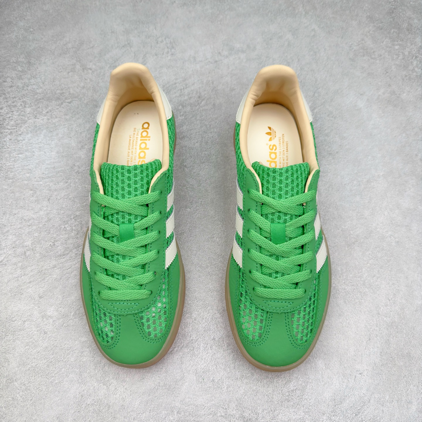 图片[2]-AD Gazelle Indoor Trainers 羚羊内训系列低帮复古百搭休闲运动德训风板鞋 JH5417 90年代经典的复刻版！自60年代以足球训练鞋面世以来,Gazelle就以其经典设计席卷全球。1991年版本的复刻,再造经典Gazelle。采用皮革打造,搭配浊色细节,让这款经典更加简约。尺码：36 36⅔ 37⅓ 38 38⅔ 39⅓ 40 40⅔ 41⅓ 42 42⅔ 43⅓ 44⅓ 44⅔ 45-选品中心