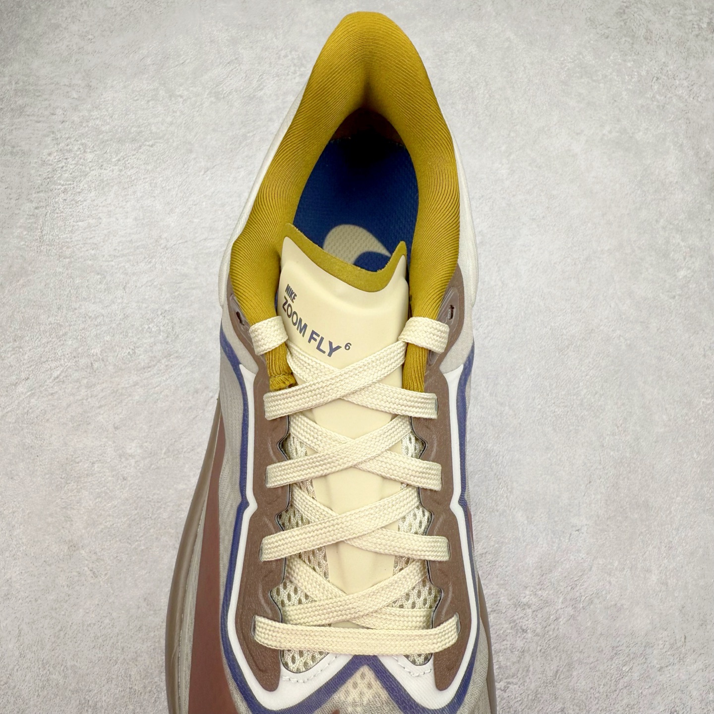 图片[5]-＃TG纯原 NK ZoomX Invincible Run Flyknit 6 轻量跑鞋 飞织低帮休闲运动慢跑鞋 厚底增高 老爹鞋 此鞋专为短跑运动员而生 是为 5 至 10 公里距离的赛事和训练打造 整体设计采用流线型的轻质工程网眼材质构成鞋面 并与其他 Running 旗舰鞋款同样搭载全脚掌 ZoomX 缓冲中底 搭配 Pebax 物料与橡胶外底 ZoomX StreakFly 首发配色以Prototype呈现 其灵感是来自开发期间的磨损测试 透过编号的标记与内侧的预期跑步距离突出研发过程 尺码：36 36.5 37.5 38 38.5 39 40 40.5 41 42 42.5 43 44 45-选品中心