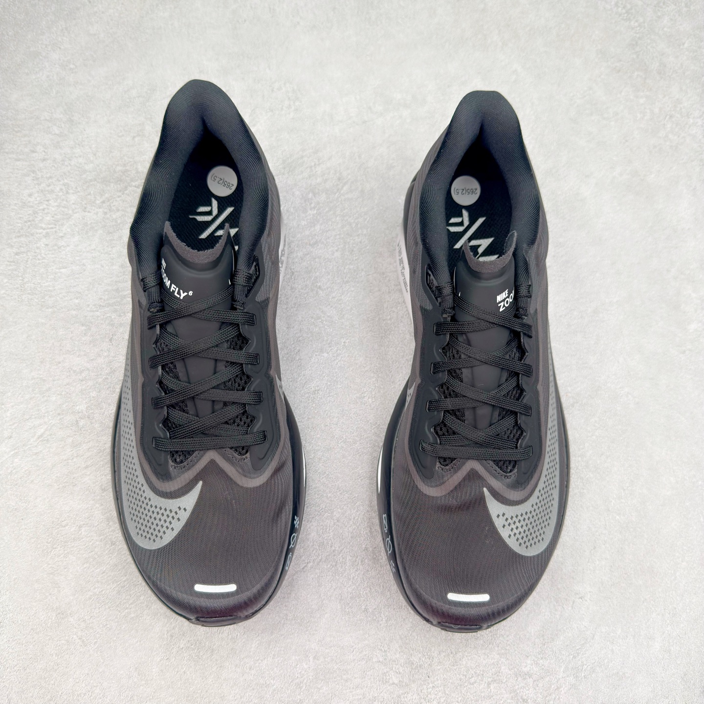 图片[2]-＃TG纯原 NK ZoomX Invincible Run Flyknit 6 轻量跑鞋 飞织低帮休闲运动慢跑鞋 厚底增高 老爹鞋 此鞋专为短跑运动员而生 是为 5 至 10 公里距离的赛事和训练打造 整体设计采用流线型的轻质工程网眼材质构成鞋面 并与其他 Running 旗舰鞋款同样搭载全脚掌 ZoomX 缓冲中底 搭配 Pebax 物料与橡胶外底 ZoomX StreakFly 首发配色以Prototype呈现 其灵感是来自开发期间的磨损测试 透过编号的标记与内侧的预期跑步距离突出研发过程 尺码：36 36.5 37.5 38 38.5 39 40 40.5 41 42 42.5 43 44 45-选品中心