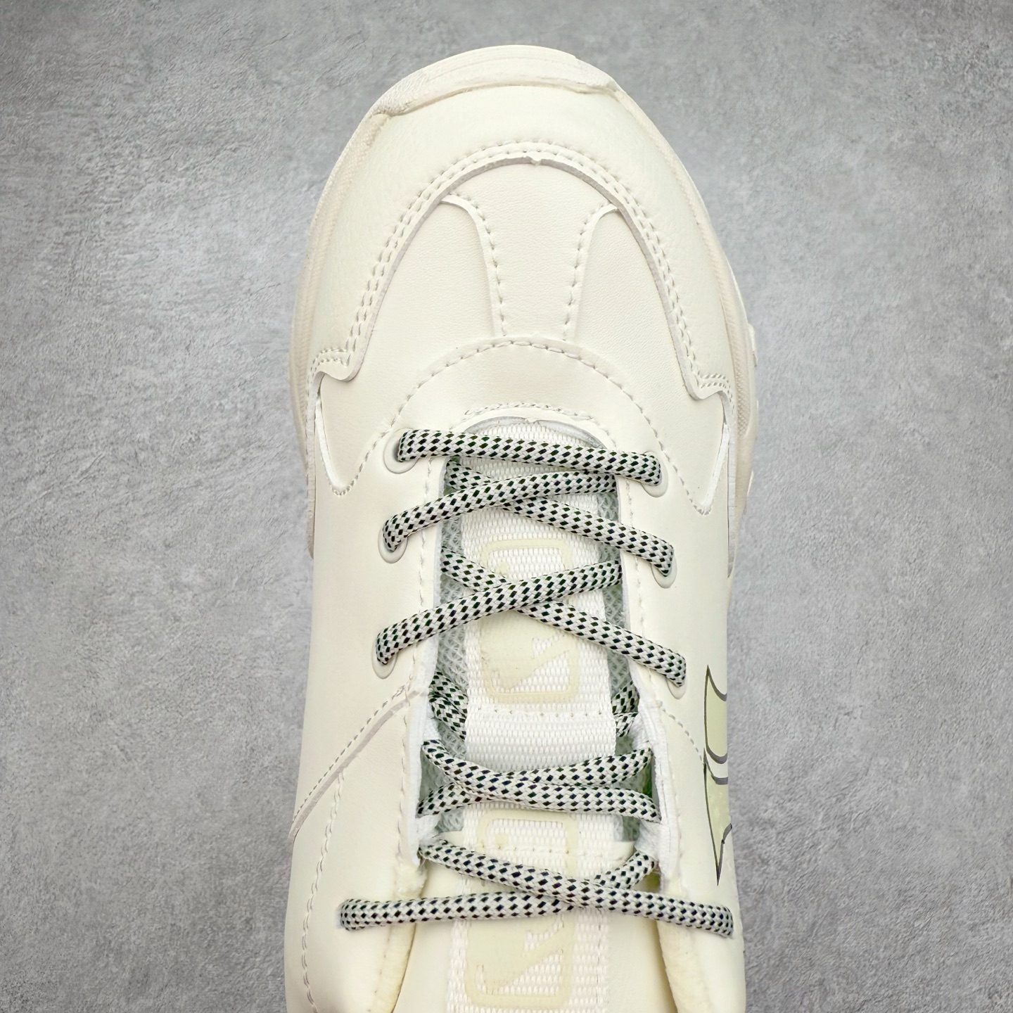 图片[4]-＃特价福利 MLB BigBall Chunky纽约洋基队增高复古风印花老爹鞋 MLB是韩国F&F旗下潮流服装品牌 拥有150年历史的经典传统 是街头文化和国际生活方式的领导者 MLB拥有包括男装、女装、童装、配饰在内的全品类服饰 提供覆盖各性别、各年龄层、From Head to Toe的穿搭装备 其产品结合了韩国的时尚造型与质感 展现了运动服饰也可以兼具时尚潮流的风格 在产品设计上 MLB不仅融合了美国职业棒球大联盟的各当家球队 更结合了棒球运动中的各个元素 复古风范自信控场 复古鞋型率先勾描独特的自我态度 在经典线条与时尚元素的精彩交织下刷新街头复古运动风潮 质感十足兼备卓越的舒适透气性能迎合夏日追求的自在脚感。尺码：36 36.5 37.5 38 38.5 39 40 40.5 41 42 42.5 43 44 44.5 45-选品中心