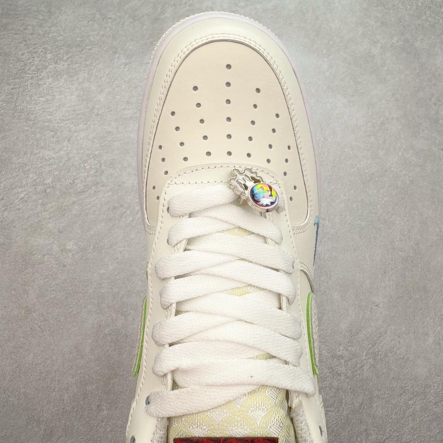 图片[4]-＃福利特价 NK Air Force 1´07 Low 空军一号低帮百搭休闲运动板鞋 柔软、弹性十足的缓震性能和出色的中底设计 横跨复古与现代的外型结合 造就出风靡全球 三十多年的Force 1 直到今天还深受青睐 尺码：36 36.5 37.5 38 38.5 39 40 40.5 41 42 42.5 43 44 44.5 45-选品中心