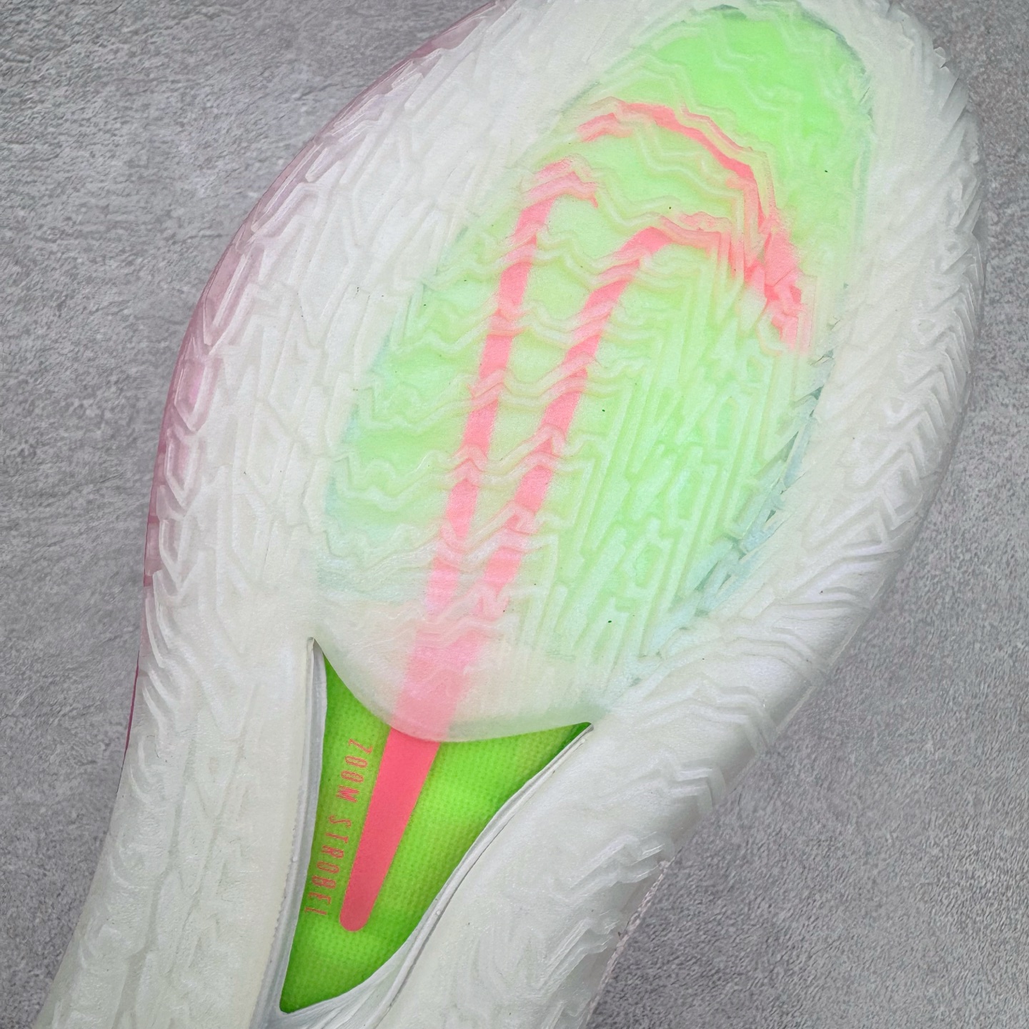 图片[20]-＃灭世纯原 NK ZOOM GT CUT 1 低帮实战篮球鞋 CZ0176-008 历时三月调试 完美版型独家呈现 独家革新四层加厚复合鞋面 鞋面强度及支撑性能秒杀市场尝鲜纯原 独家内置高韧性TPU抗扭片 尝鲜纯原无抗扭片 原厂ZOOM 配套工艺气垫 澎湃脚感上脚可鉴 区分市场假气垫 低气压气垫 大底正确拼接式SWOOSH图案 区分市场一体式贴膜 原厂REACT中底发泡模具 前掌纹路极其立体 防滑性能优异 实战出真知 历经多位圈内大神实战测试 尺码：39 40 40.5 41 42 42.5 43 44 44.5 45 46-选品中心