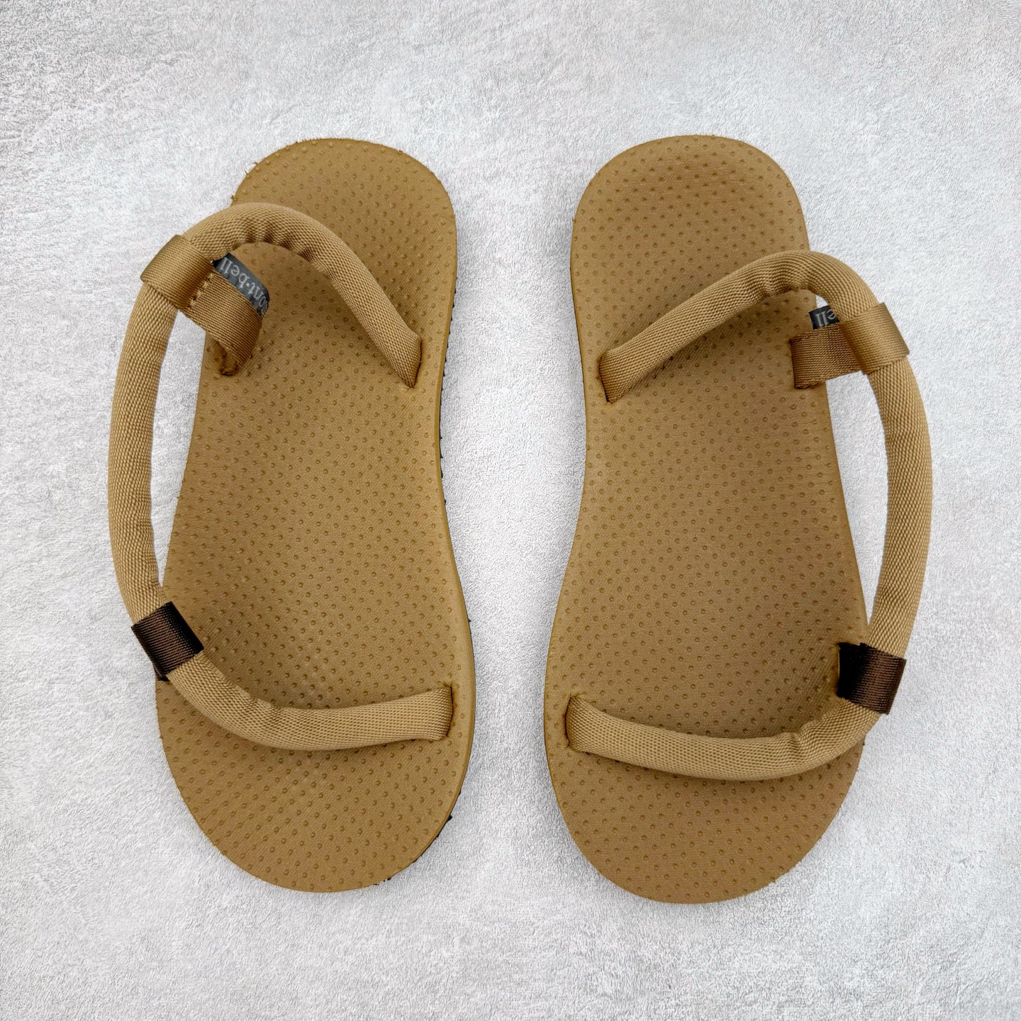 图片[2]-MONTBELL 美山耐磨舒适轻便户外休闲沙滩 一字带凉鞋 男女同款 这款凉鞋，采用双层鞋底设计内底轻便EVA，穿着舒适外底橡胶所制，防滑兼备 mont•bell原创的S形绑带即使穿着袜子也可以穿着后跟魔术贴调节方便 从攀岩产品开始，mont-bel/将专业户外运动推广至大众视野，提供适合不同年龄层消费者的全面产品系列。目前的产品线已发展到涵盖休闲、通勤、旅行、城市户外露营到专业攀登、滑雪、骑行、甚至农林牧渔、防灾、极地等涉及户外生态的方方面面。 尺码：36 36.5 37.5 38 38.5 39 40 40.5 41 42 42.5 43 44 44.5 45-选品中心