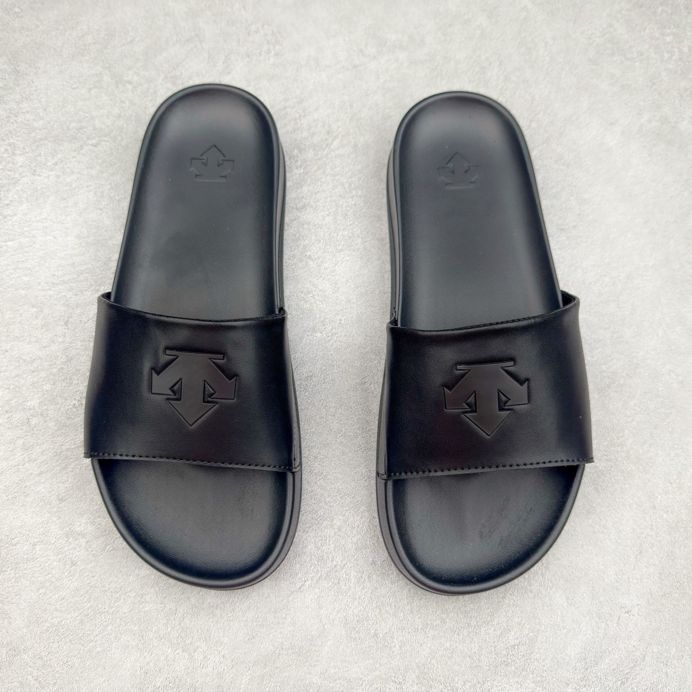 图片[2]-迪桑特DESCENTE ICING Nars 舒适 防滑防磨一字拖鞋 男女同款 黑色 尺码：36/45-选品中心