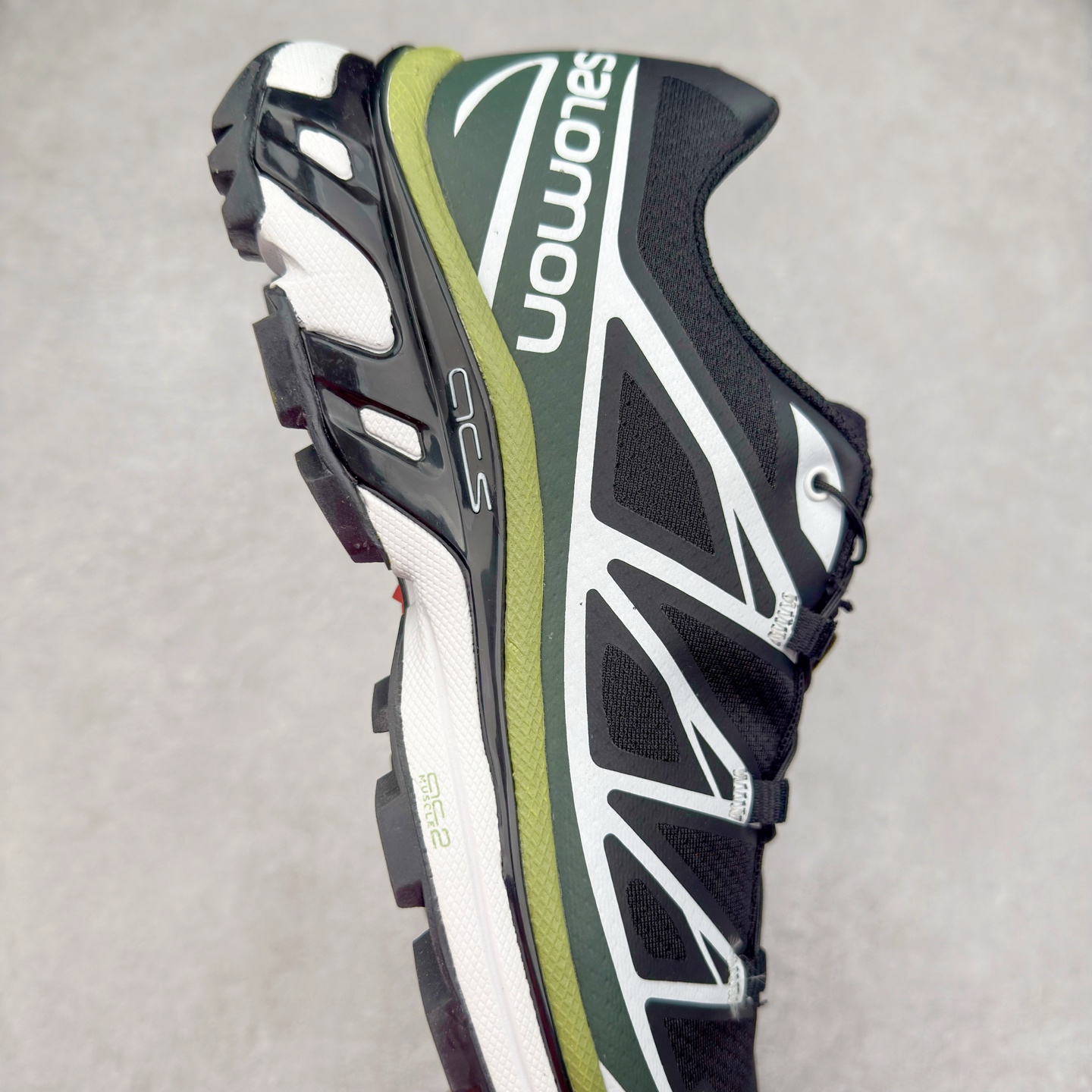 图片[6]-＃纯原福利 Salomon 萨洛蒙 XT-6 复古机能户外跑鞋 这双XT-6 鞋面以锯齿状的包裹系统呈现 在黑色基底之下加入了各种色点缀 内嵌式的袜套设计与 Quicklace 系带系统一道 实现了立体包裹与精准贴合 结合 Contagrip 大底科技 让穿着者可以轻松驾驭户外与通勤下的任何运动生活场景 无缝鞋身户外随意纵横 颜值与脚感兼备 出街通勤 绝对非常吸睛 你值得拥有 尺码：36 36.5 37.5 38 38.5 39 40 40.5 41 42 42.5 43 44 44.5 45-选品中心