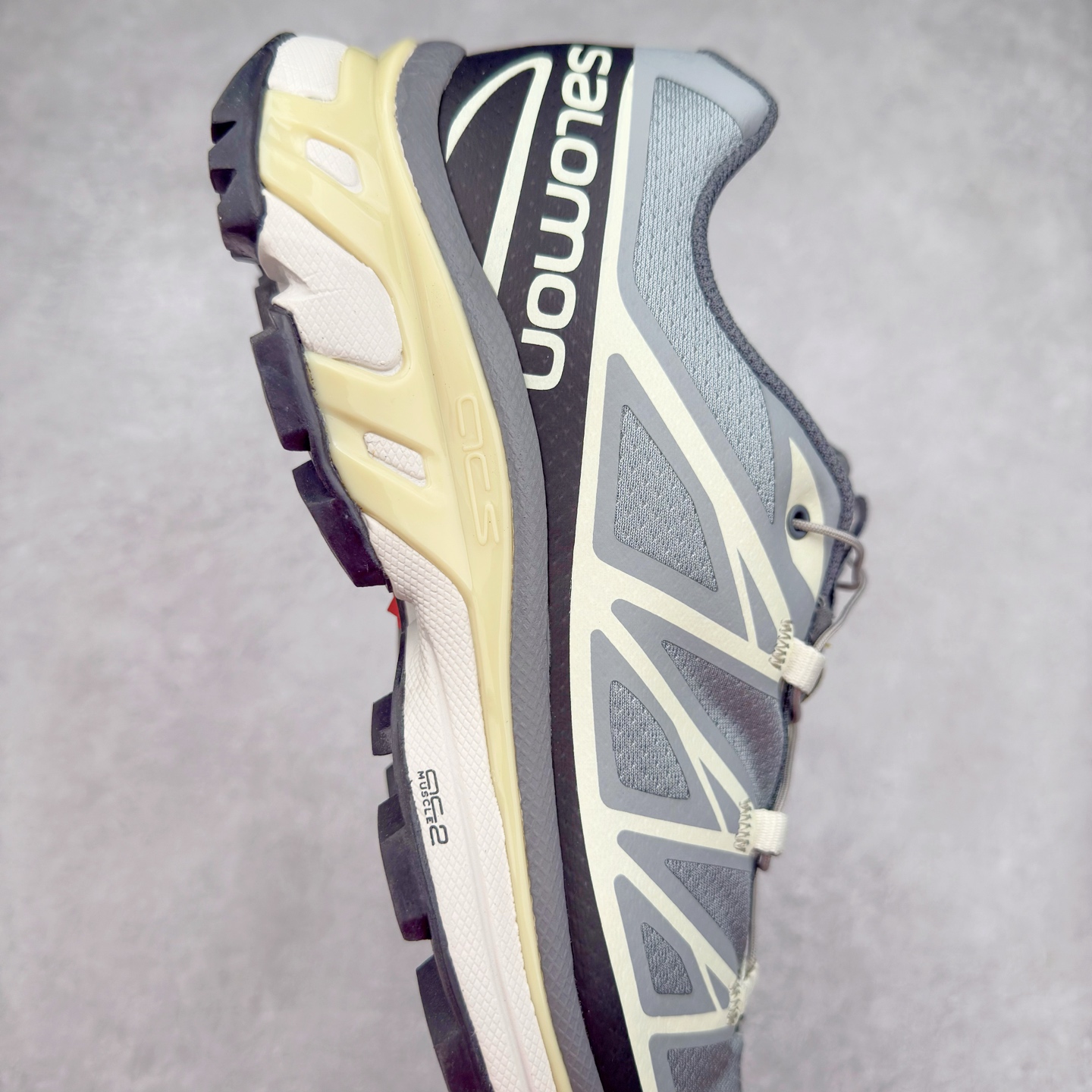 图片[6]-＃纯原福利 Salomon 萨洛蒙 XT-6 复古机能户外跑鞋 这双XT-6 鞋面以锯齿状的包裹系统呈现 在黑色基底之下加入了各种色点缀 内嵌式的袜套设计与 Quicklace 系带系统一道 实现了立体包裹与精准贴合 结合 Contagrip 大底科技 让穿着者可以轻松驾驭户外与通勤下的任何运动生活场景 无缝鞋身户外随意纵横 颜值与脚感兼备 出街通勤 绝对非常吸睛 你值得拥有 尺码：36 36.5 37.5 38 38.5 39 40 40.5 41 42 42.5 43 44 44.5 45-选品中心