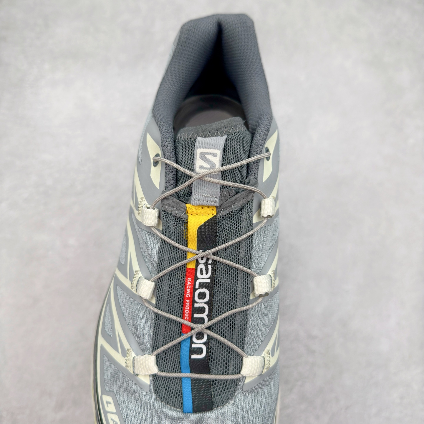 图片[5]-＃纯原福利 Salomon 萨洛蒙 XT-6 复古机能户外跑鞋 这双XT-6 鞋面以锯齿状的包裹系统呈现 在黑色基底之下加入了各种色点缀 内嵌式的袜套设计与 Quicklace 系带系统一道 实现了立体包裹与精准贴合 结合 Contagrip 大底科技 让穿着者可以轻松驾驭户外与通勤下的任何运动生活场景 无缝鞋身户外随意纵横 颜值与脚感兼备 出街通勤 绝对非常吸睛 你值得拥有 尺码：36 36.5 37.5 38 38.5 39 40 40.5 41 42 42.5 43 44 44.5 45-选品中心