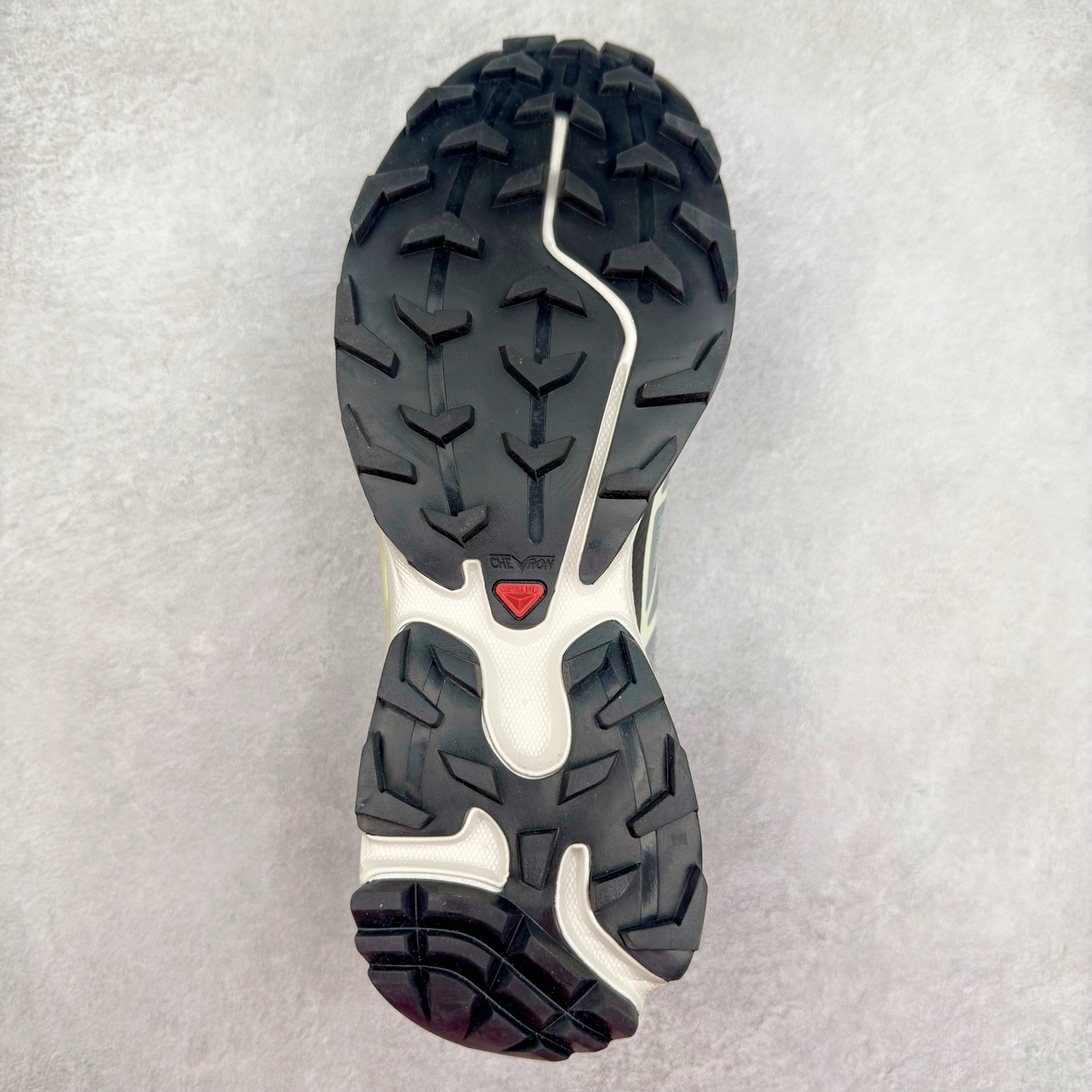 图片[9]-＃纯原福利 Salomon 萨洛蒙 XT-6 复古机能户外跑鞋 这双XT-6 鞋面以锯齿状的包裹系统呈现 在黑色基底之下加入了各种色点缀 内嵌式的袜套设计与 Quicklace 系带系统一道 实现了立体包裹与精准贴合 结合 Contagrip 大底科技 让穿着者可以轻松驾驭户外与通勤下的任何运动生活场景 无缝鞋身户外随意纵横 颜值与脚感兼备 出街通勤 绝对非常吸睛 你值得拥有 尺码：36 36.5 37.5 38 38.5 39 40 40.5 41 42 42.5 43 44 44.5 45-选品中心